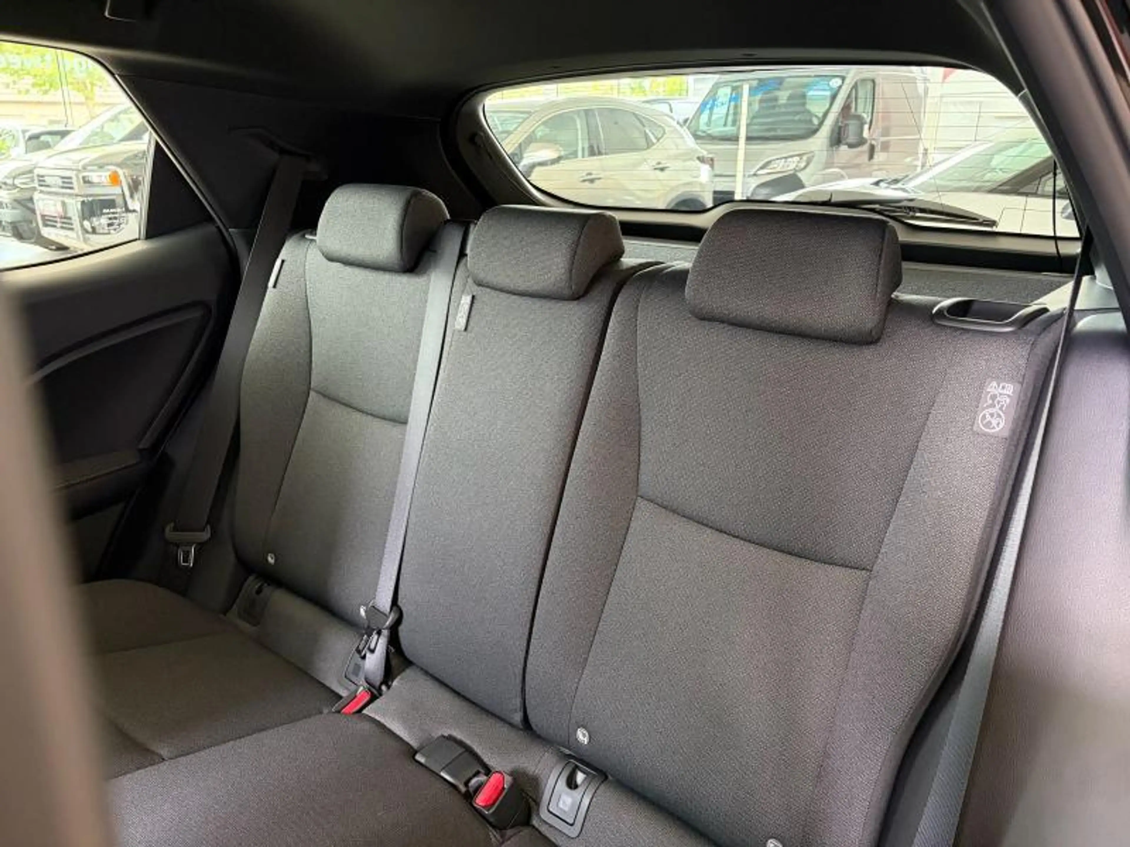 Lexus LBX 1.5 HYB - BASE + COMFORT & SAFETY PACK — photo 9