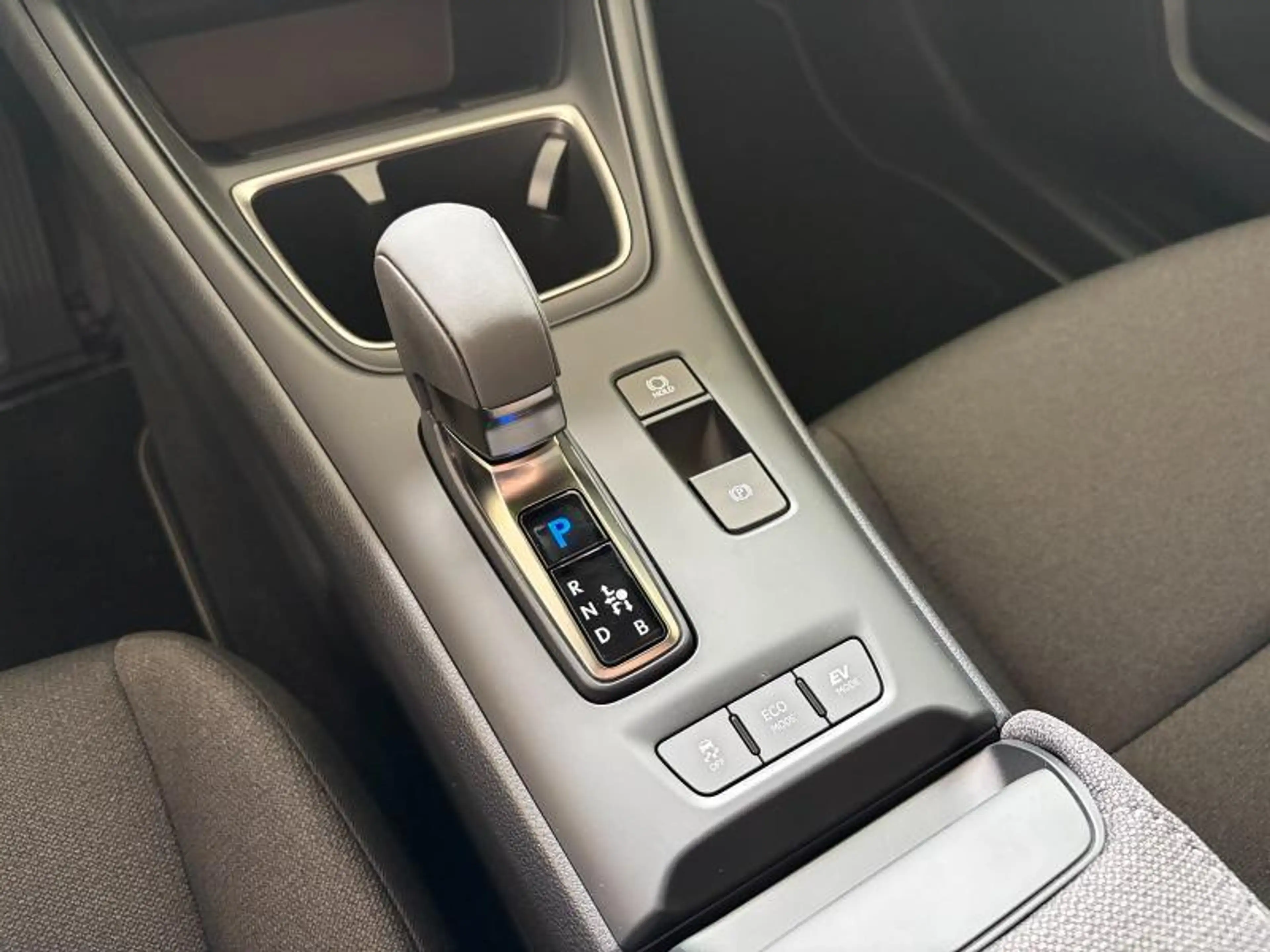 Lexus LBX 1.5 HYB - BASE + COMFORT & SAFETY PACK — photo 15