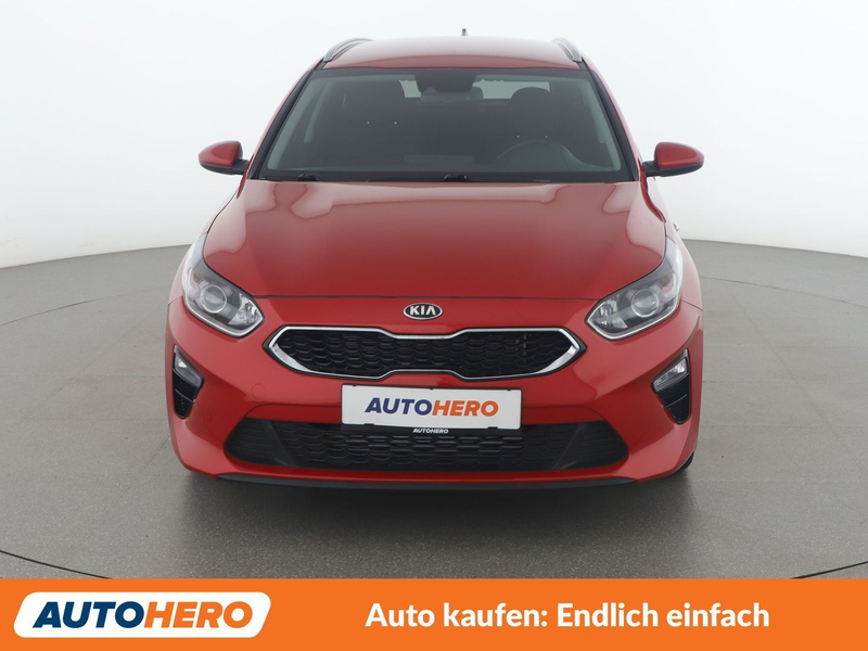 Kia Ceed / cee'd 1.5 TGDI Silber — photo 9