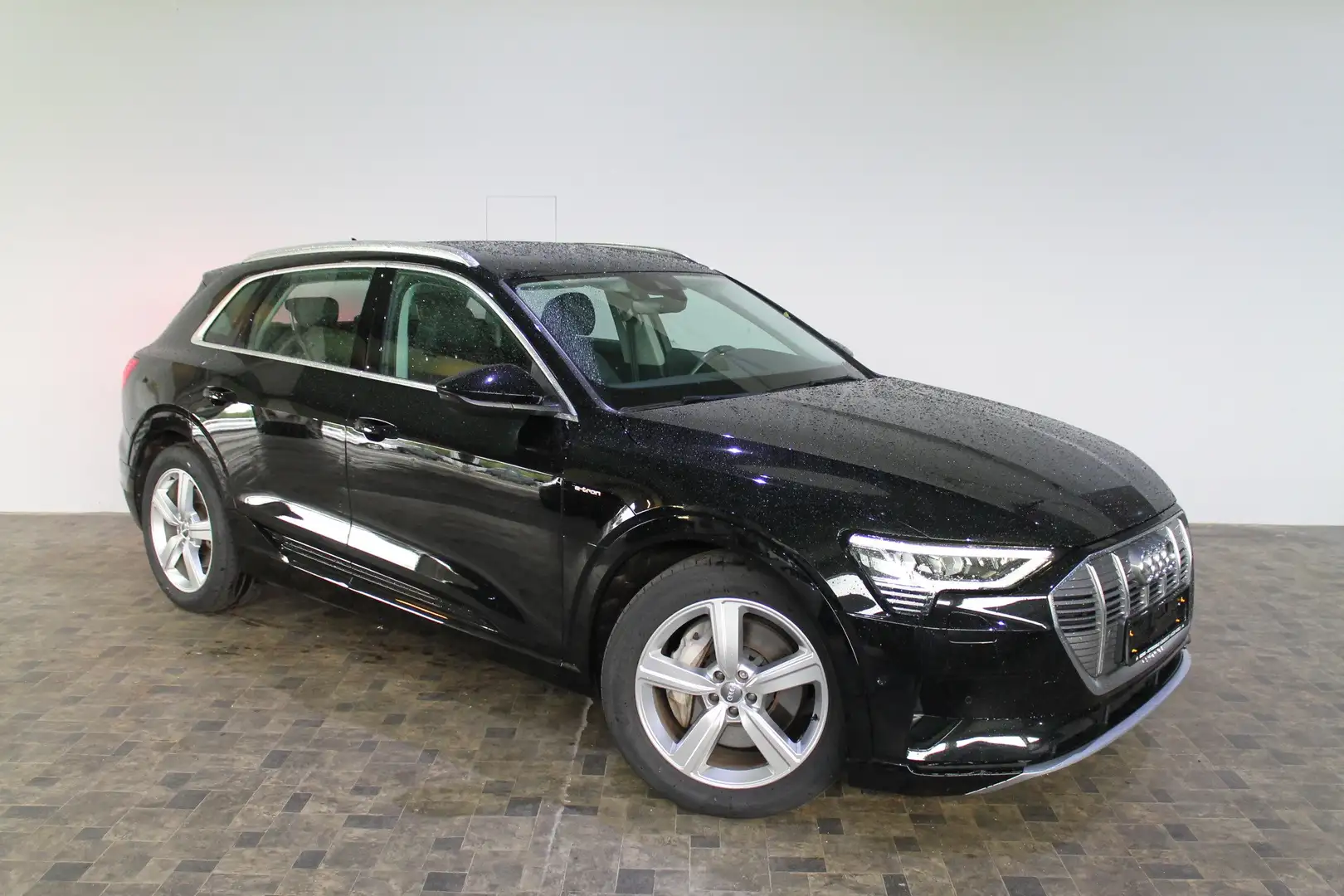 Audi e-tron 50 quattro advanced, Pano, LED, Leder Чорний - 2