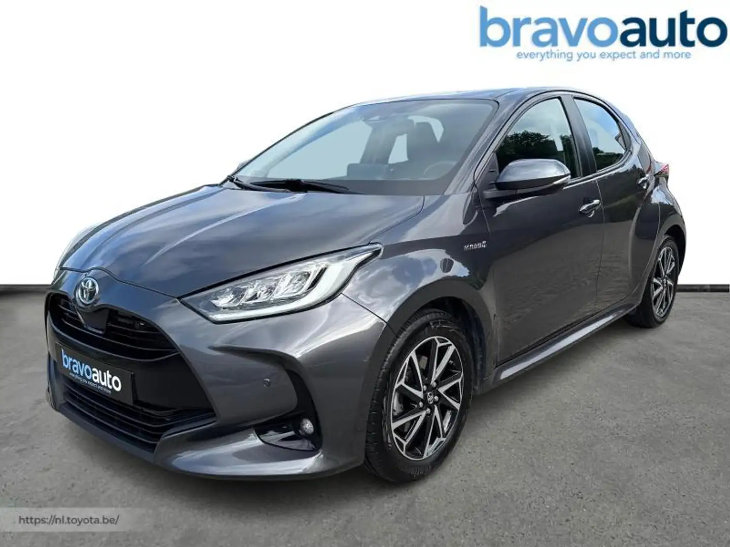 Toyota Yaris Iconic + Hi-Tech Pack Zwart - 1