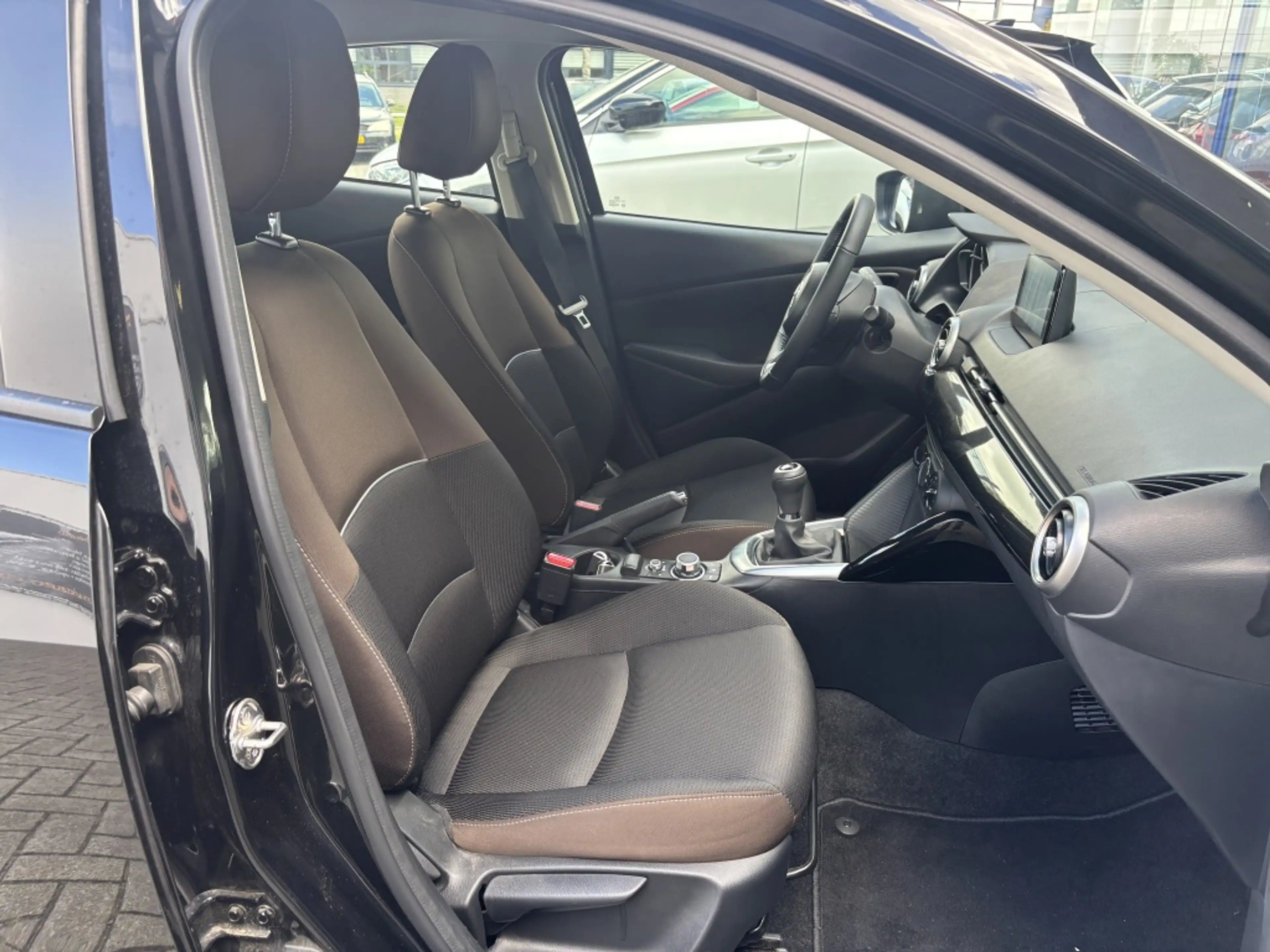 Mazda 2 1.5 Skyactiv-G Cruise Carplay Stoelverwarming — photo 2