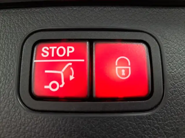 Mercedes-Benz C-Class view 8