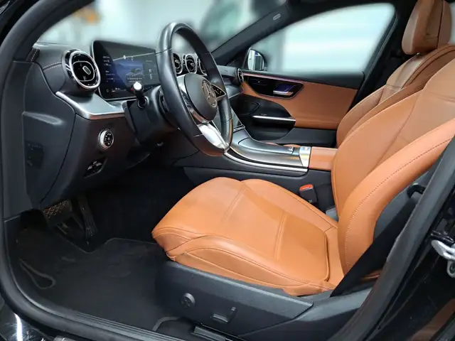 Mercedes-Benz C-Class view 11