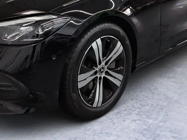 Mercedes-Benz C-Class view 6