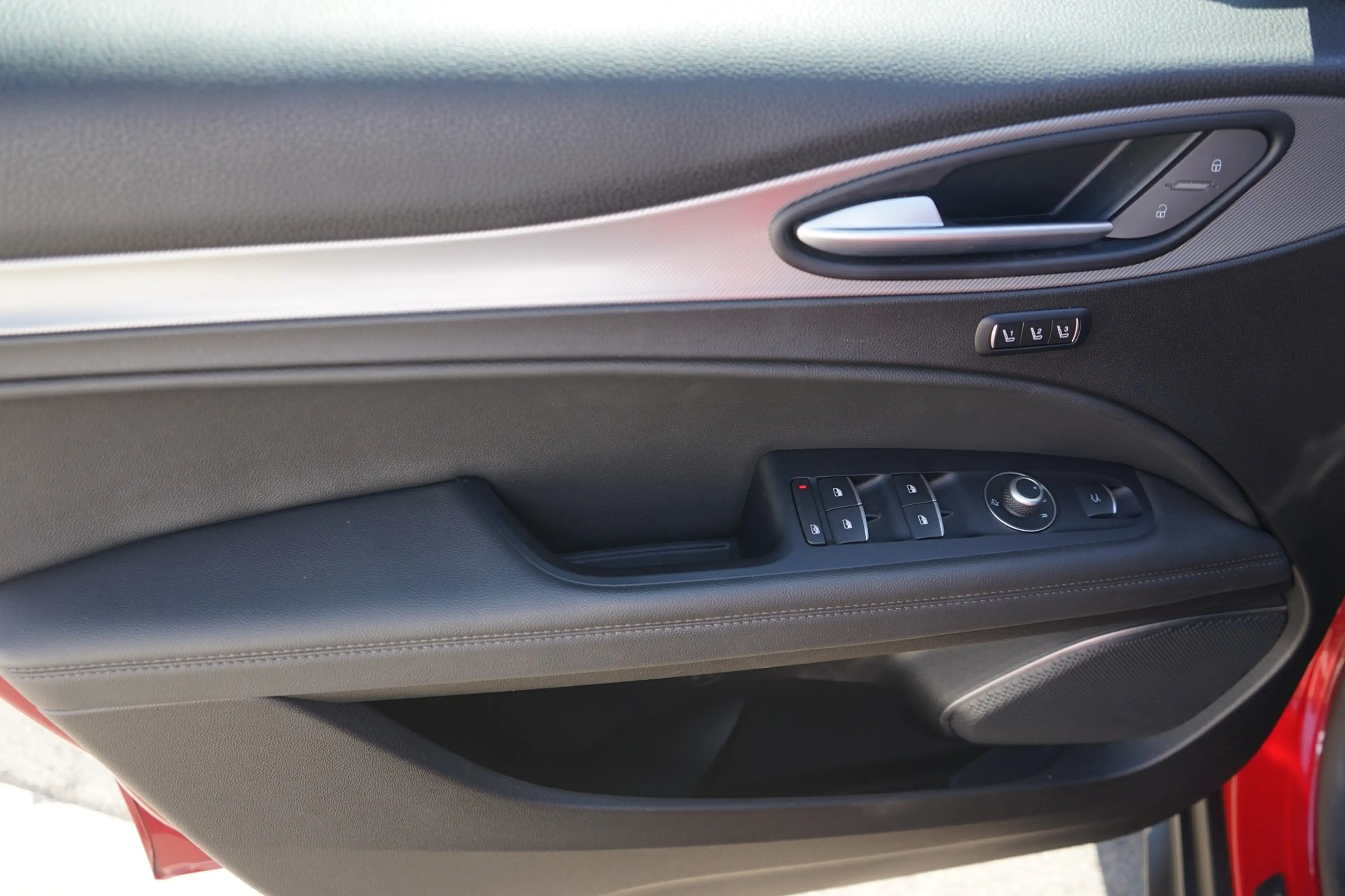 Alfa Romeo Stelvio 2.0 B-Tech Q4 Klimaaut. Sitzheizung Navi — photo 22
