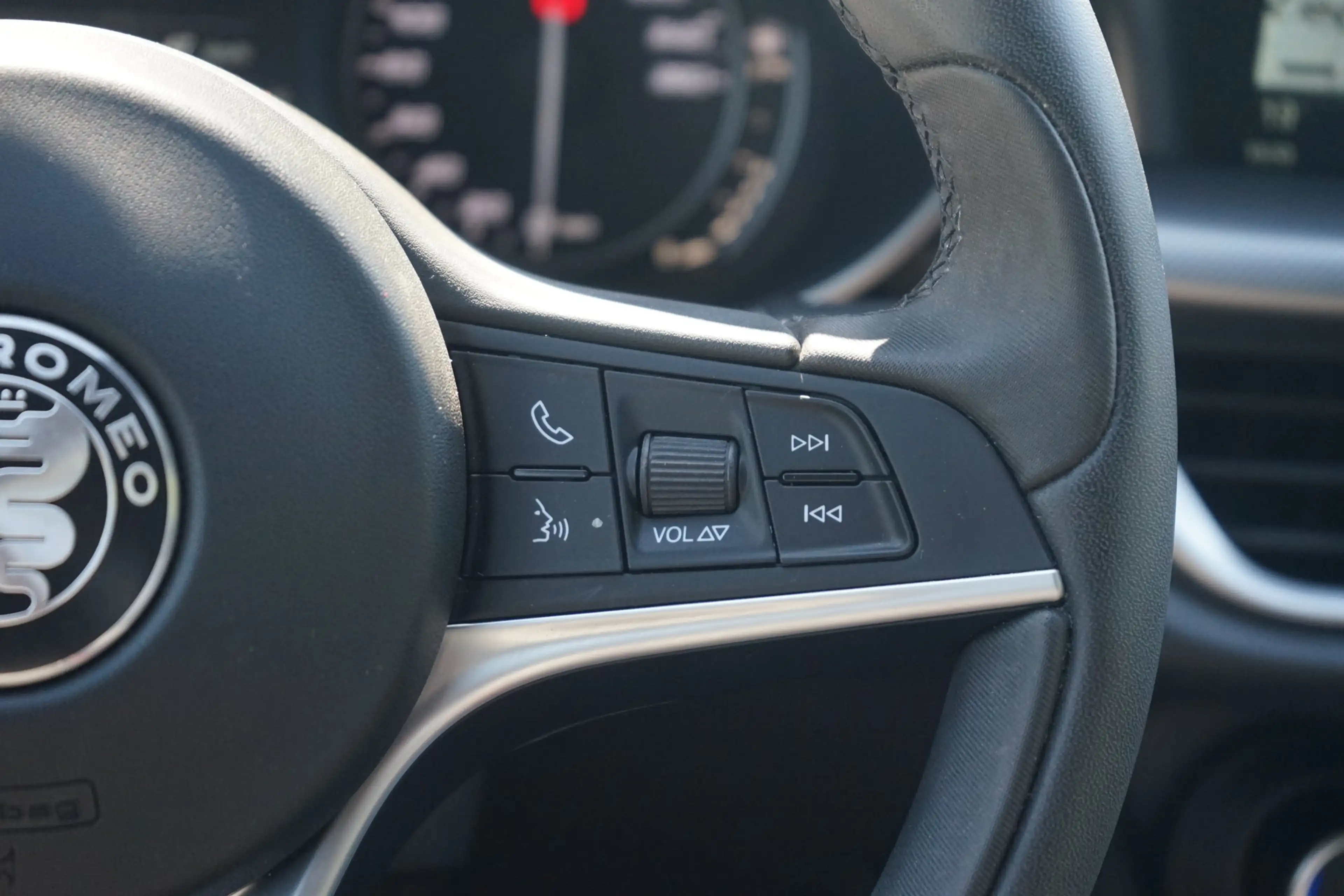 Alfa Romeo Stelvio 2.0 B-Tech Q4 Klimaaut. Sitzheizung Navi — photo 17
