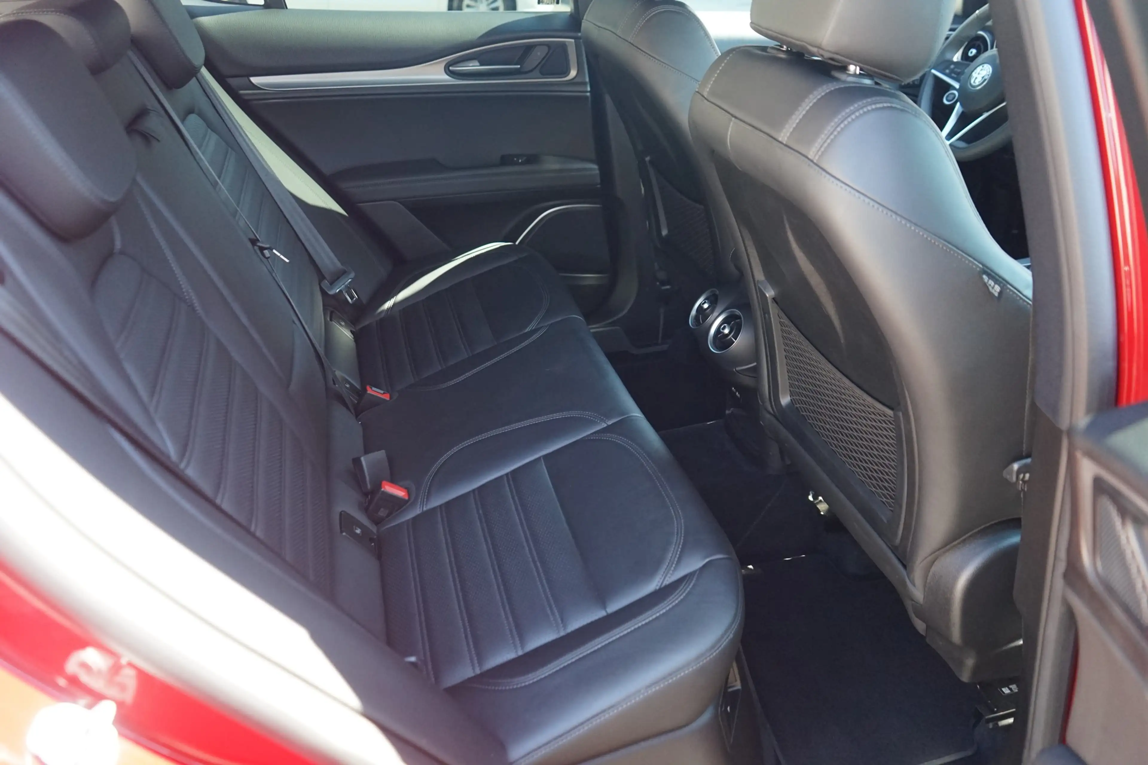 Alfa Romeo Stelvio 2.0 B-Tech Q4 Klimaaut. Sitzheizung Navi — photo 25