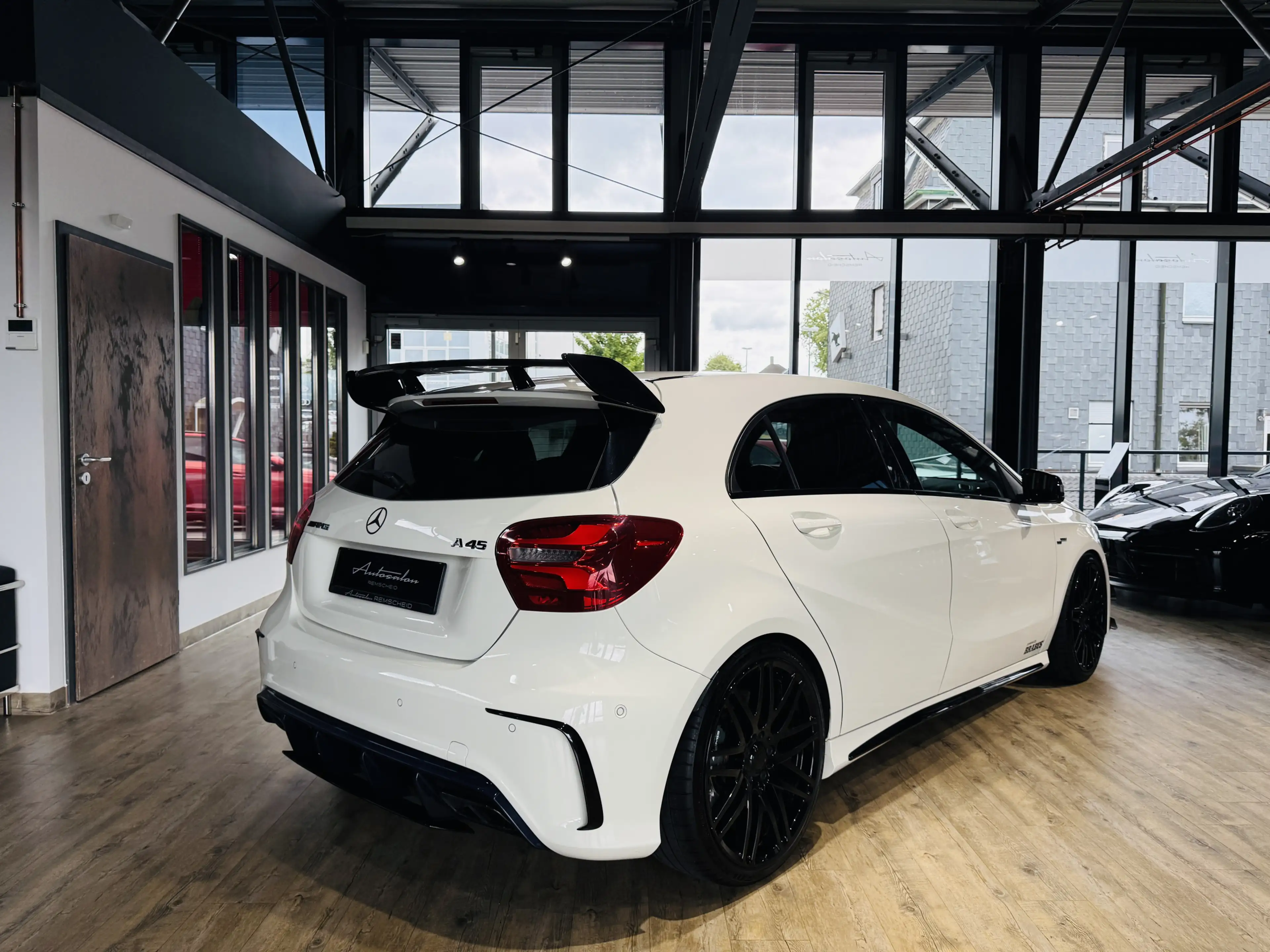 Mercedes-Benz A 45 AMG 4Matic Aero Paket*SCHALE*PERF.ABGAS*KAM — photo 6