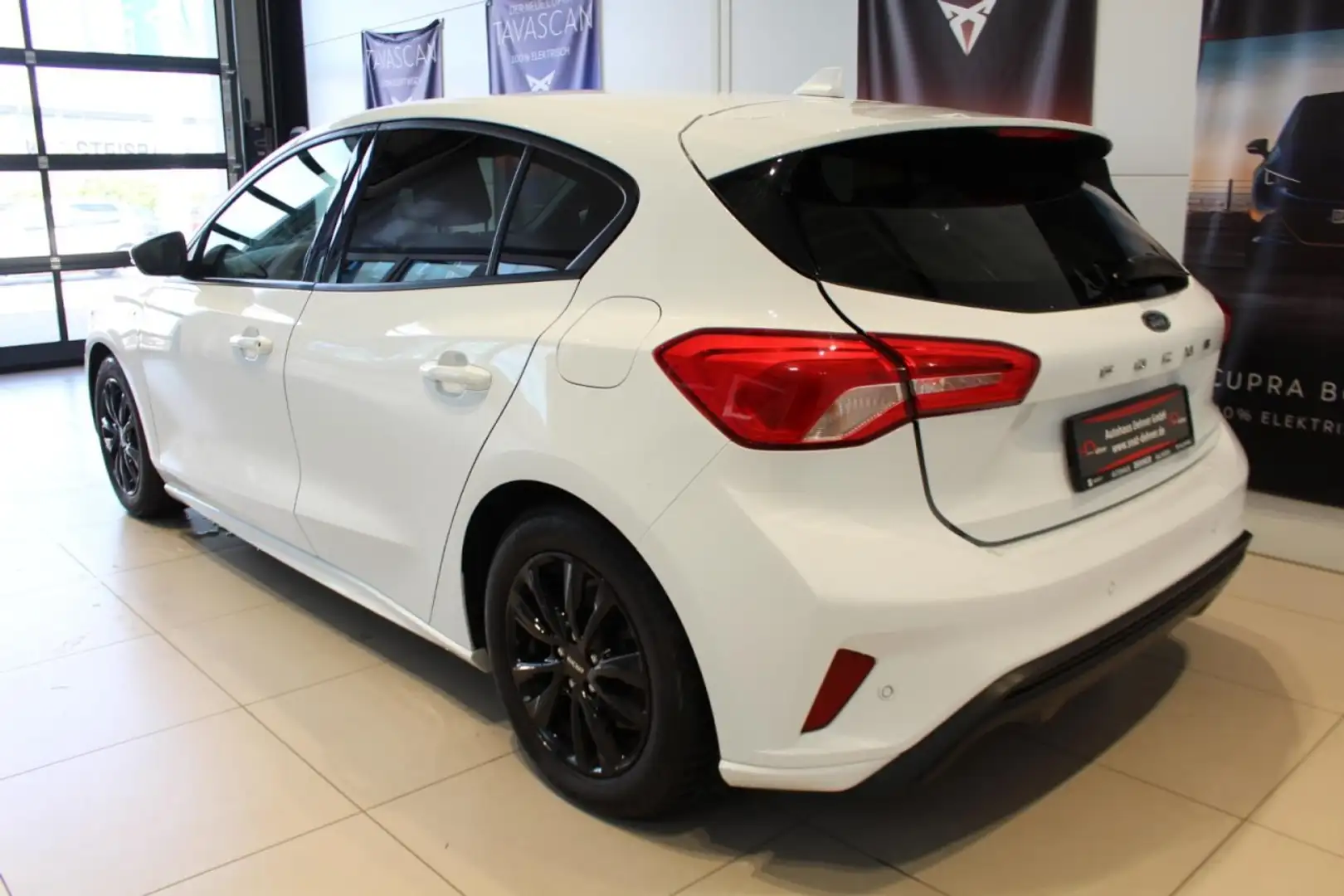 Ford Focus ST-Line 1.0 EcoBoost Klima Navi Einparkhilfe Blanc - 2