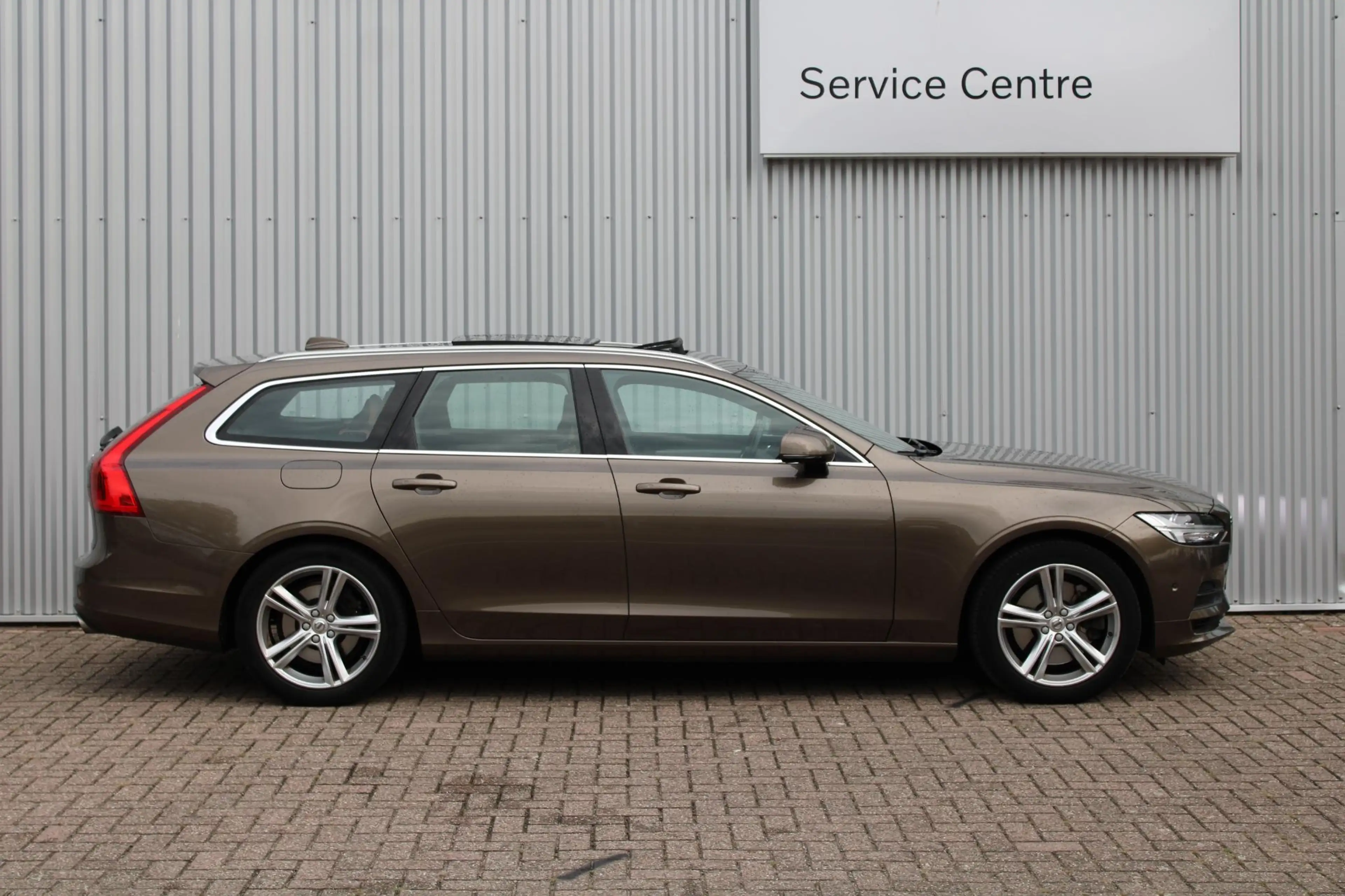 Volvo V90 2.0 T5 Momentum | Head-Up display | Panoramadak | — photo 5