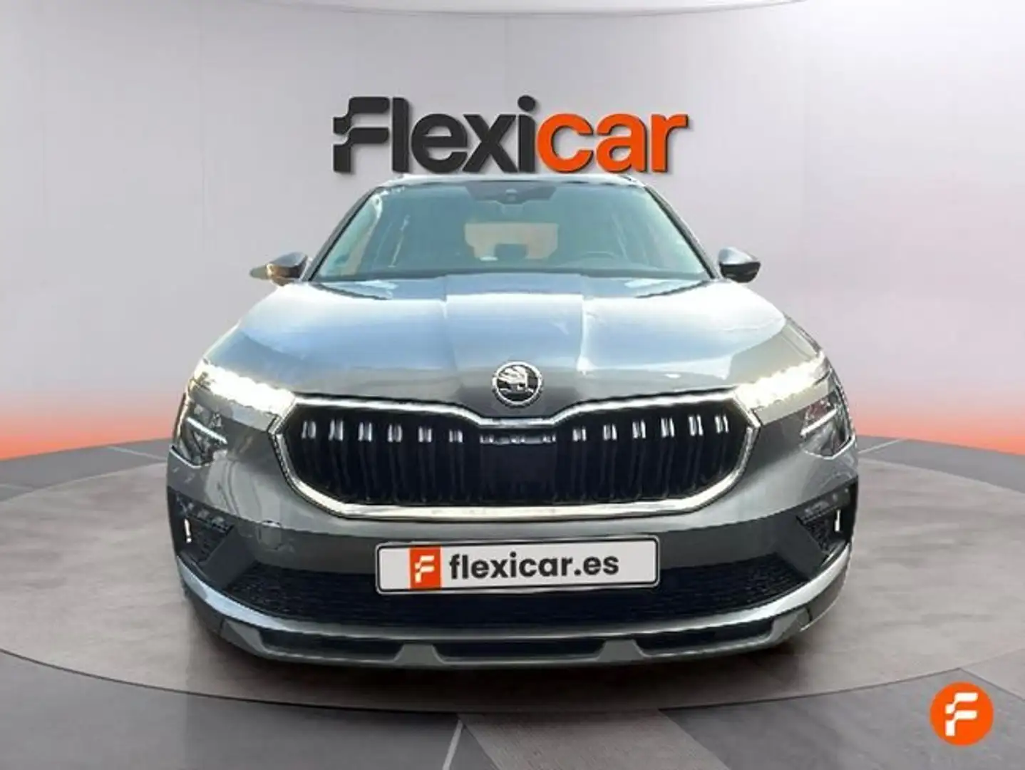 Skoda Kamiq 1.0 TSI Selection DSG7 85kW Gris - 2