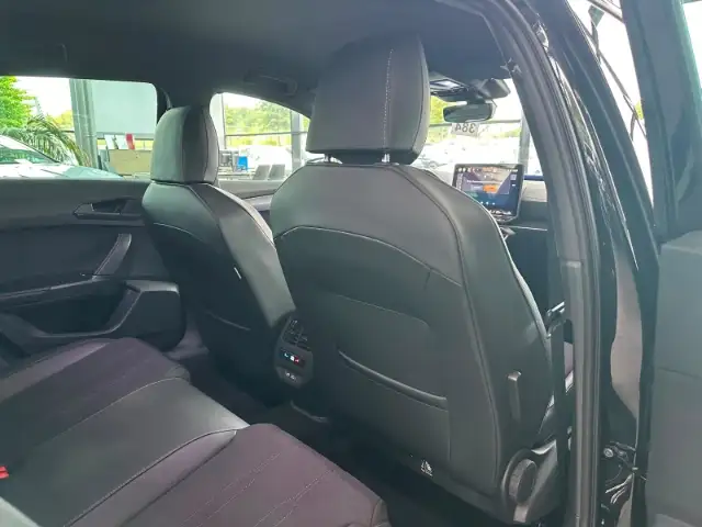 Cupra Leon view 13