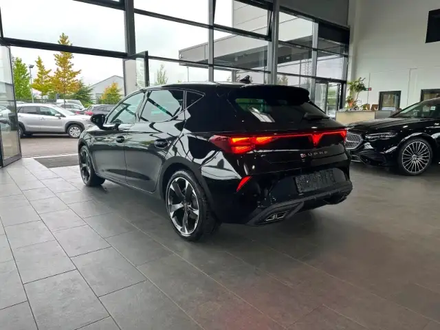 Cupra Leon view 6