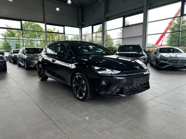 Cupra Leon view 3