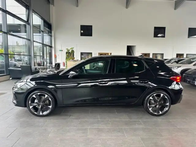 Cupra Leon view 8