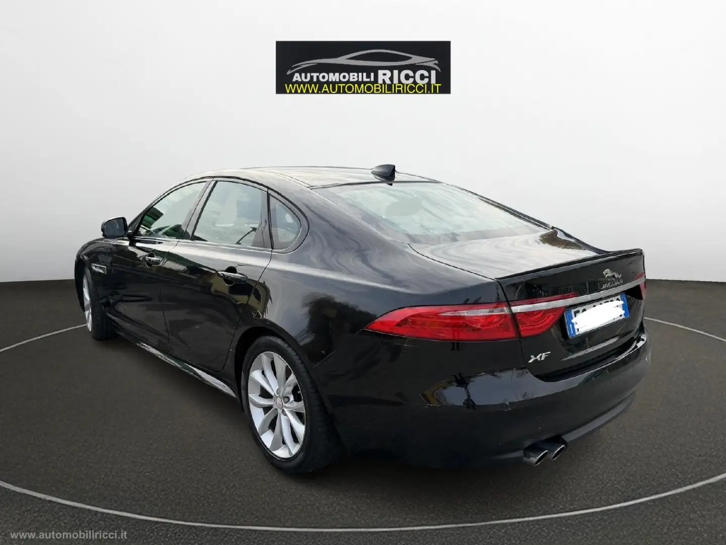 Jaguar XF 2.0 D 180 CV aut. R-Sport Noir - 2