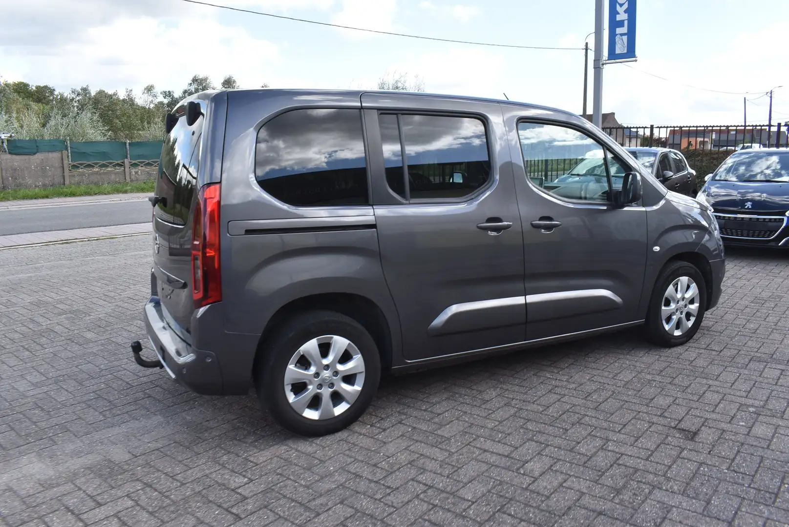 Citroen Berlingo BlueHDi 130 EAT8 SHINE Airco/Pano **12M GARANTIE** Grijs - 2