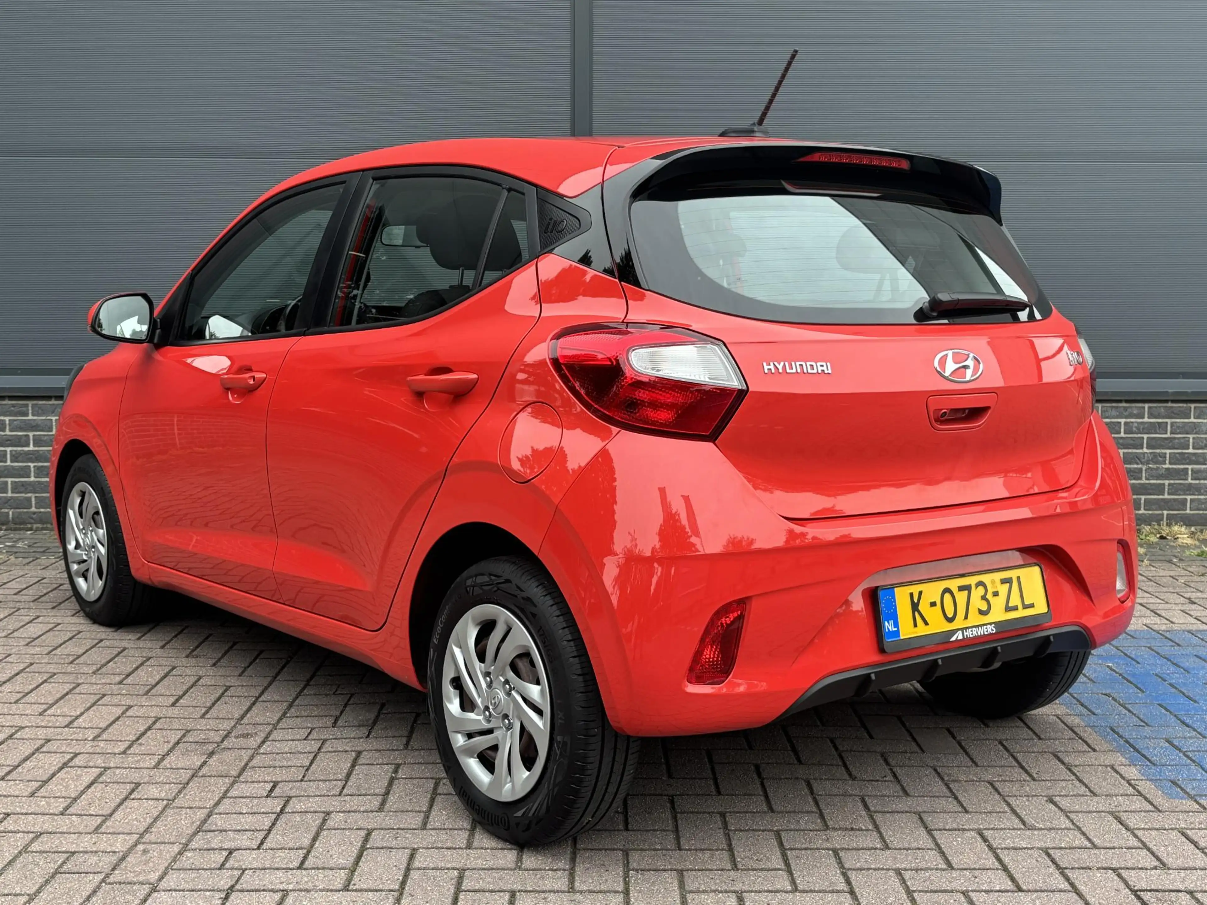 Hyundai i10 1.0 Comfort Smart / Dealer onderhouden / Navigatie — photo 16