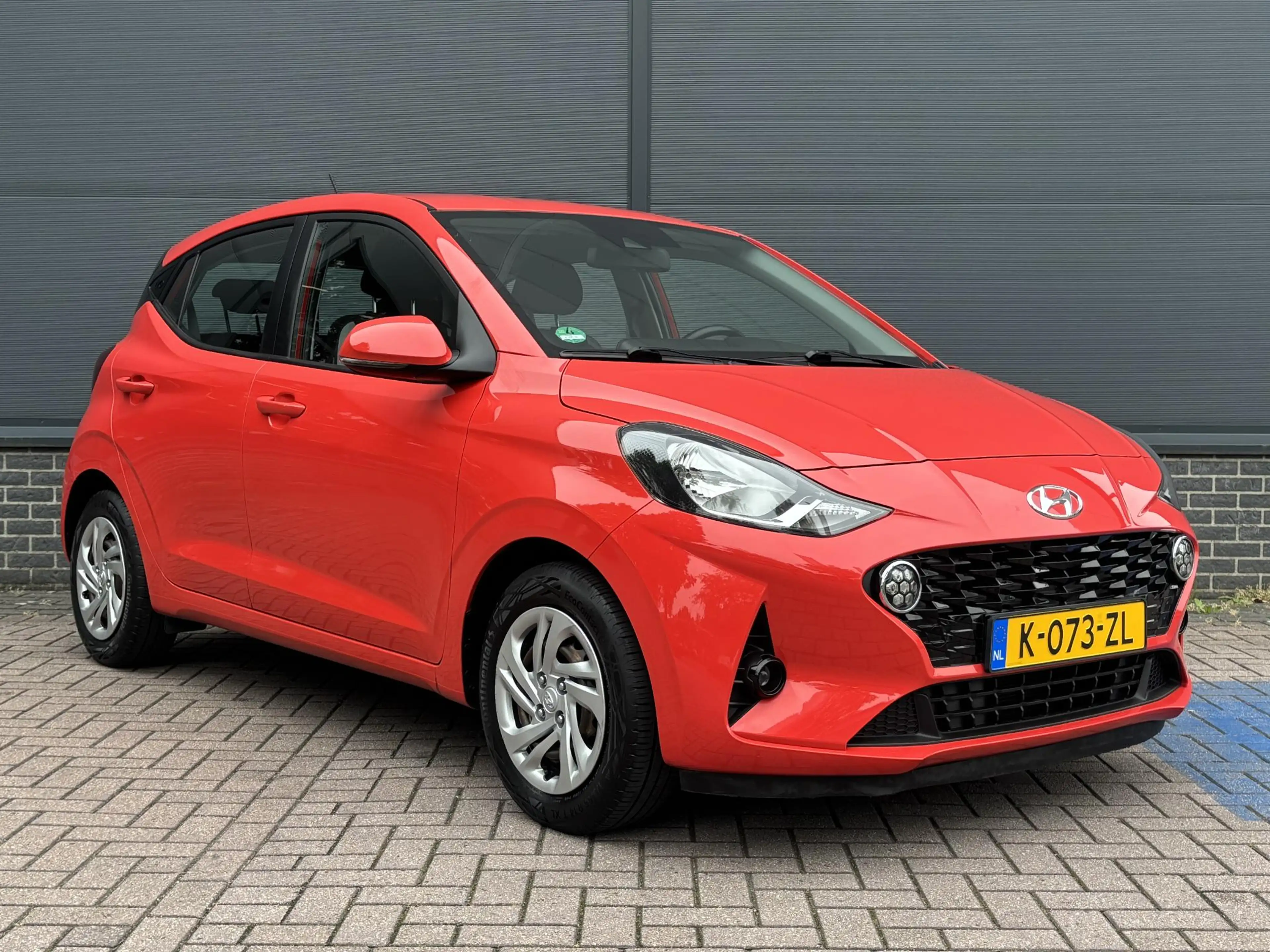 Hyundai i10 1.0 Comfort Smart / Dealer onderhouden / Navigatie — photo 18