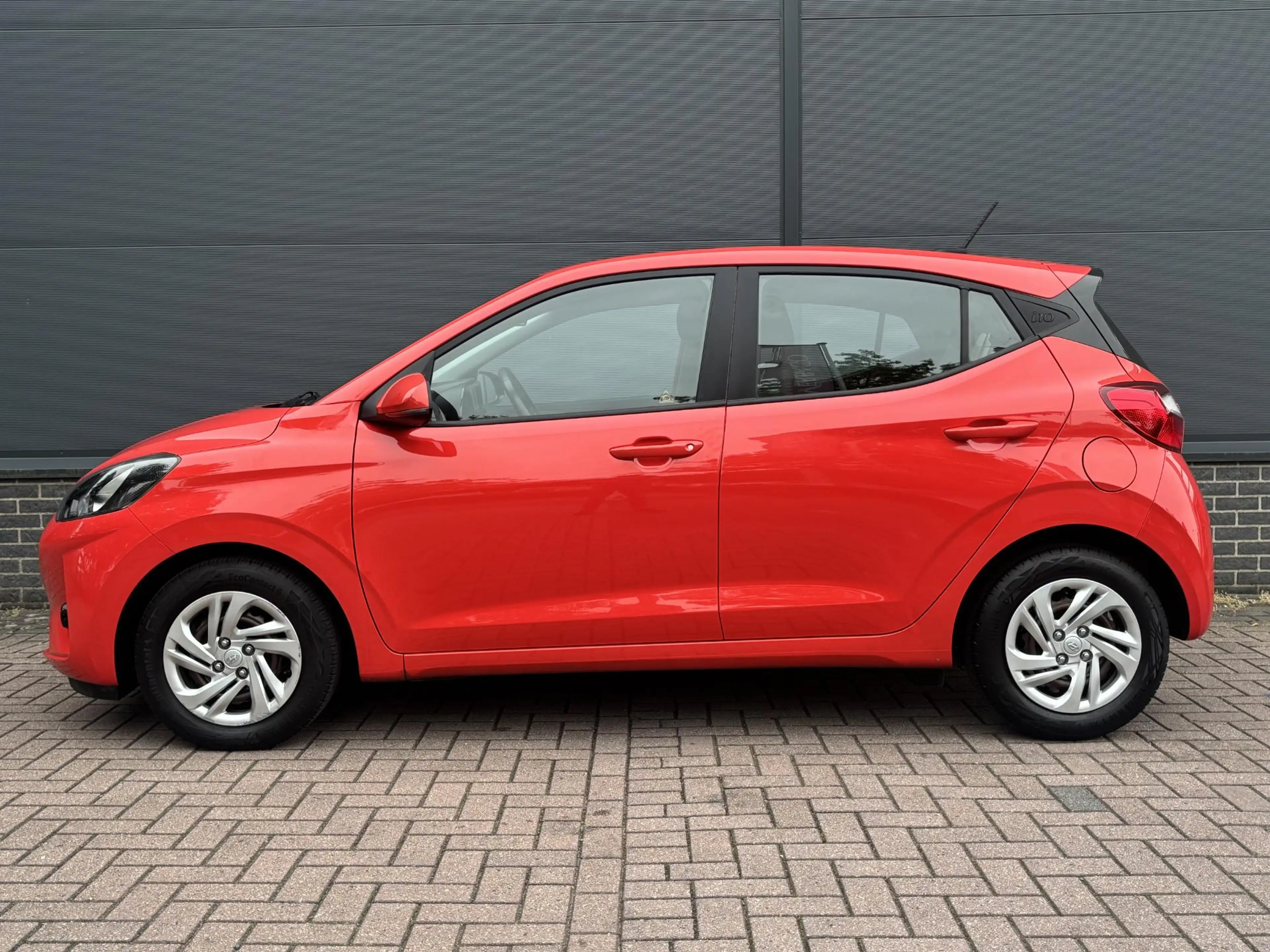Hyundai i10 1.0 Comfort Smart / Dealer onderhouden / Navigatie — photo 9