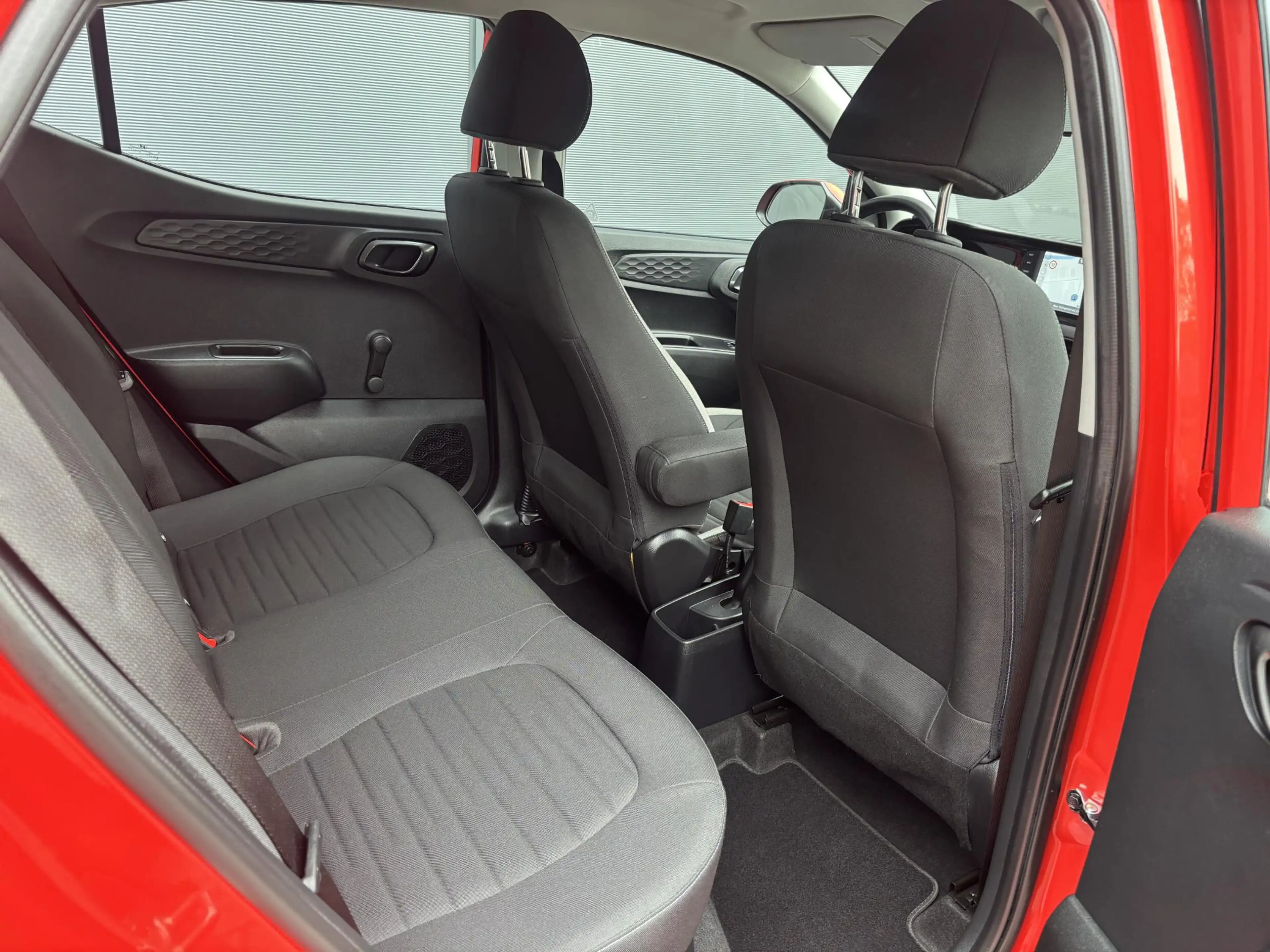 Hyundai i10 1.0 Comfort Smart / Dealer onderhouden / Navigatie — photo 23