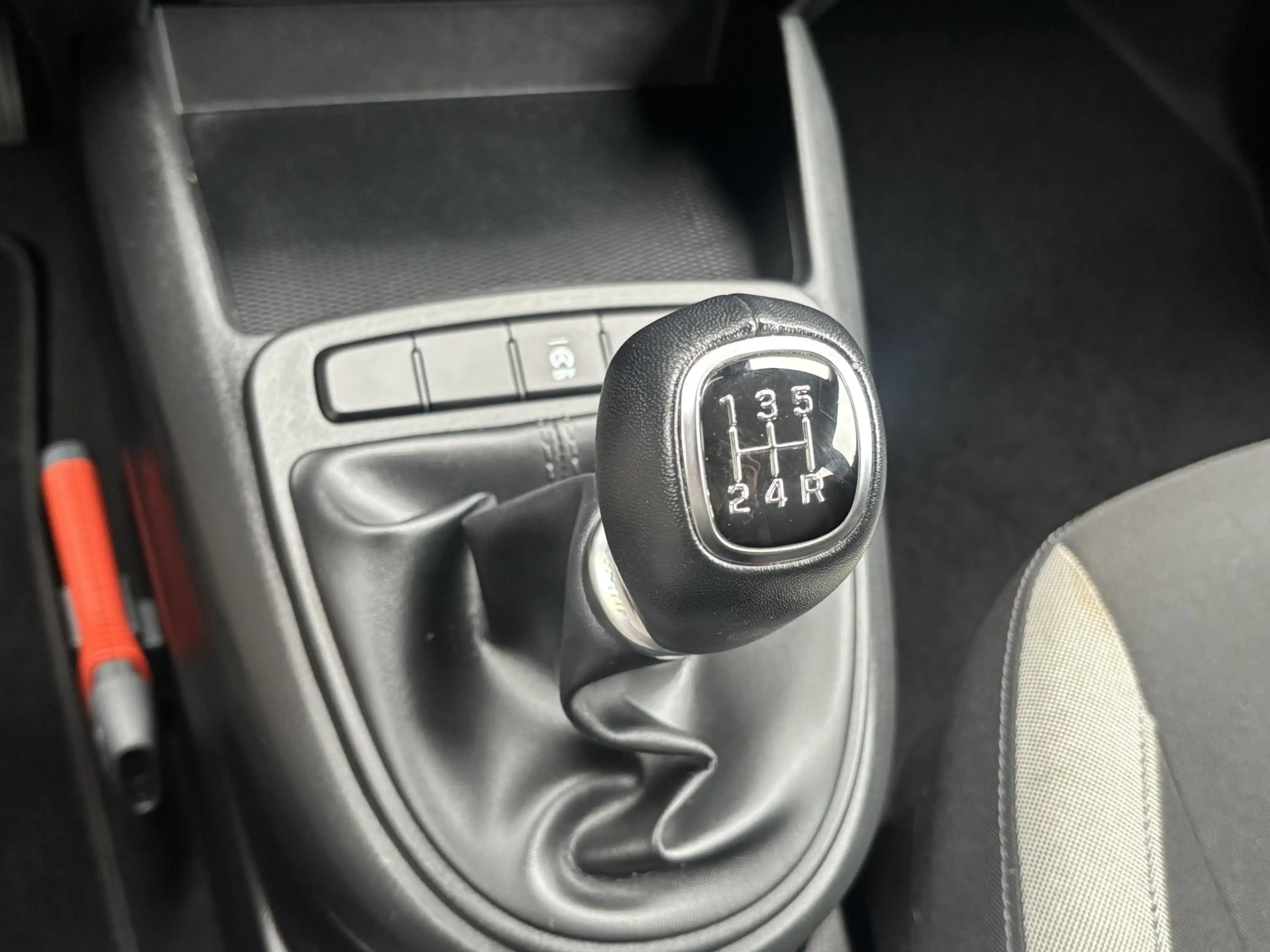 Hyundai i10 1.0 Comfort Smart / Dealer onderhouden / Navigatie — photo 21