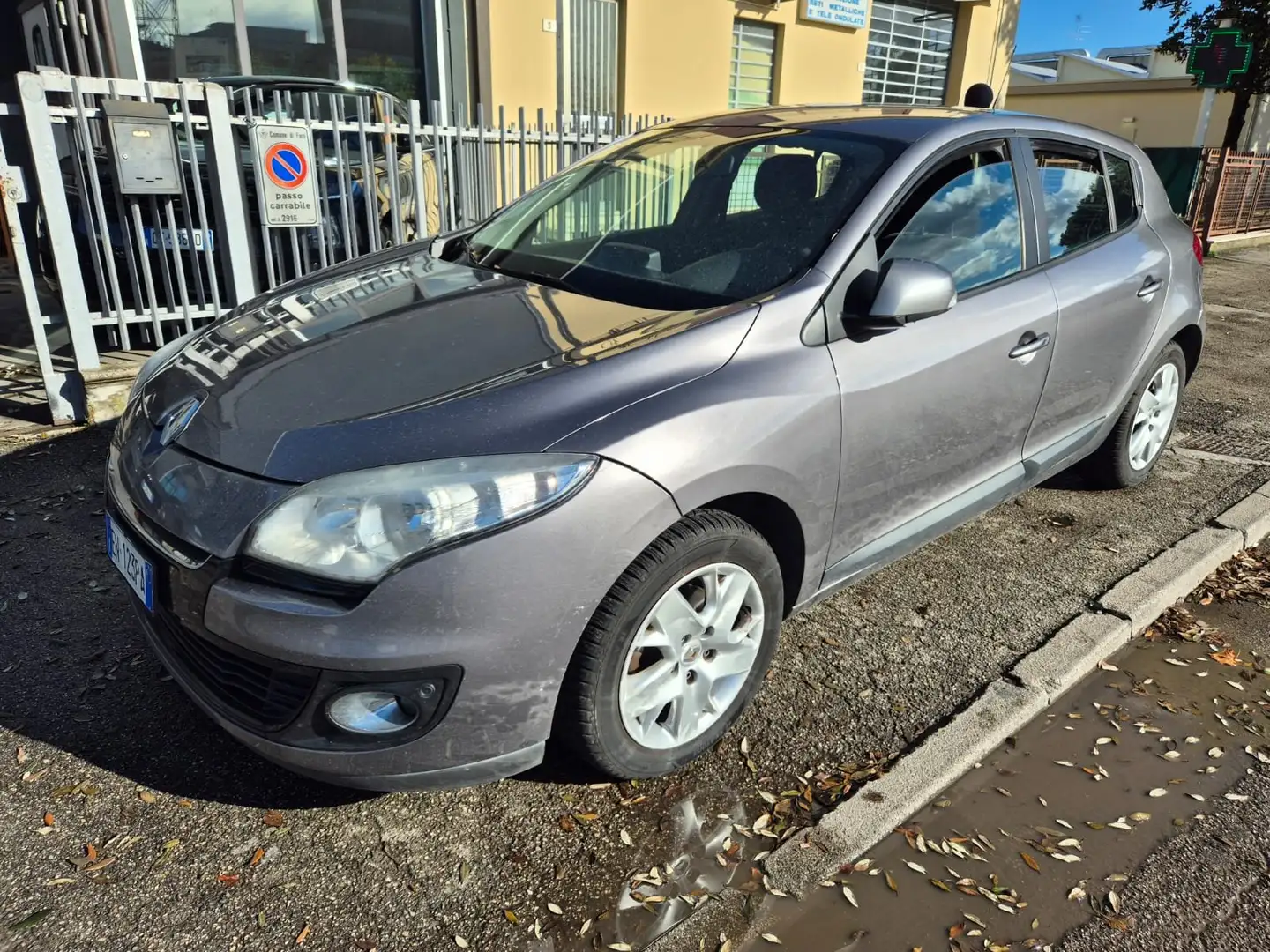 Renault Megane Megane 1.5 dci Luxe TomTom 110cv Grigio - 1