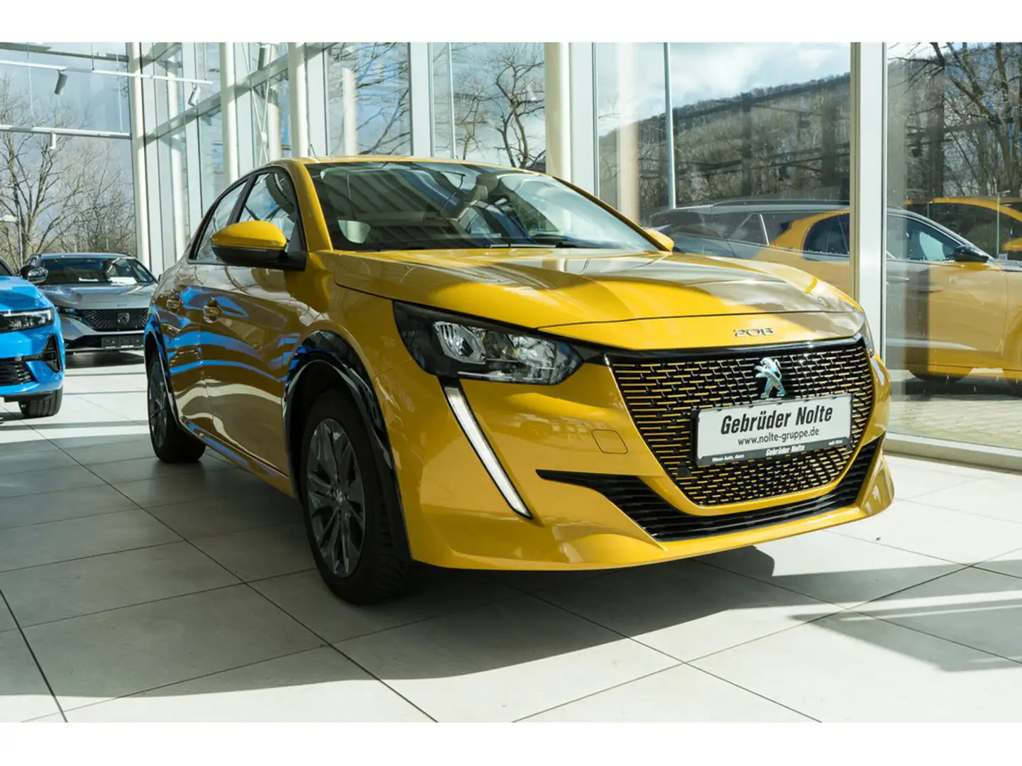 Peugeot e-208 Жовтий - 2