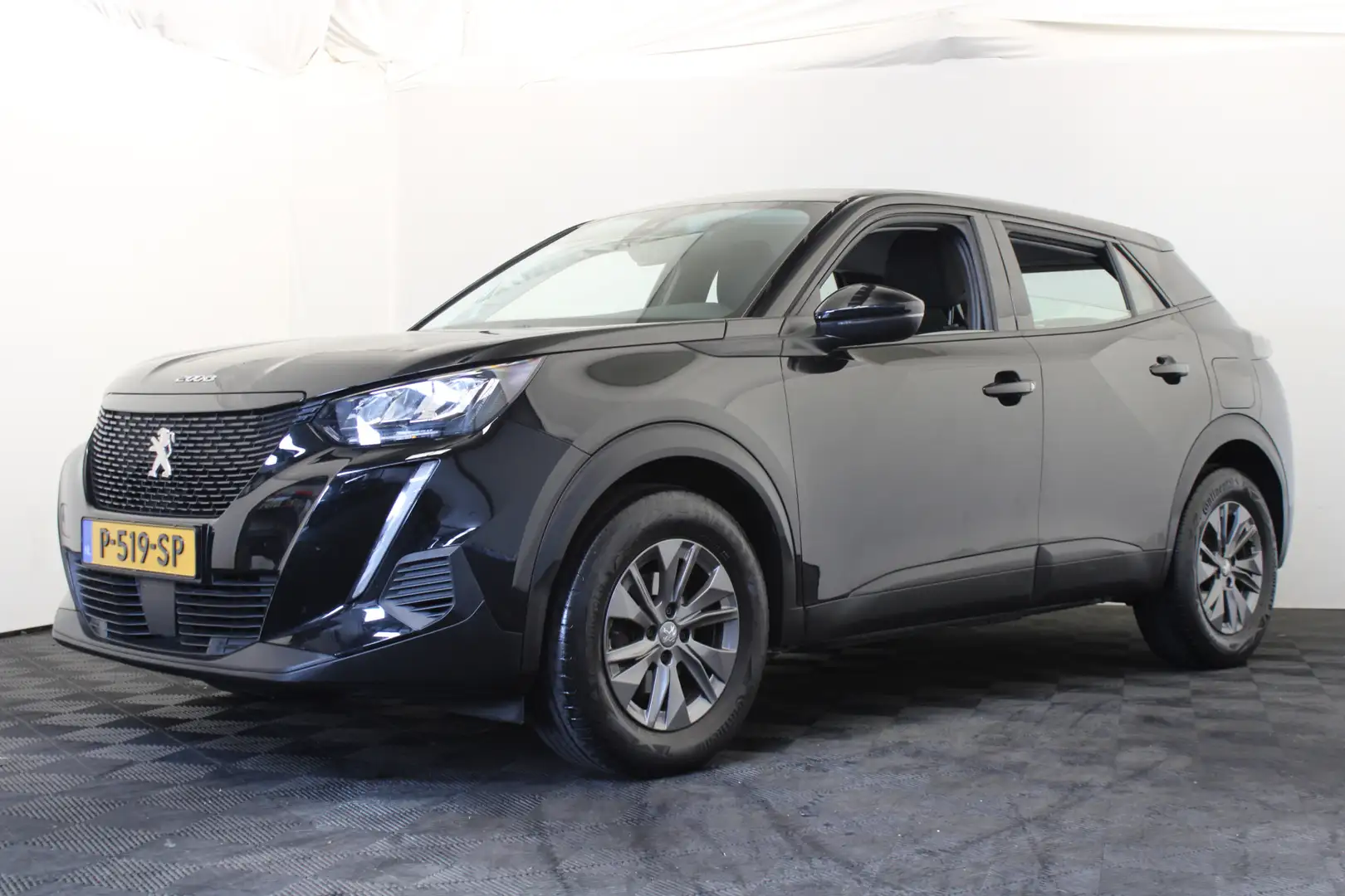 Peugeot 2008 1.2 PureTech Blue Lease Allure Zwart - 1