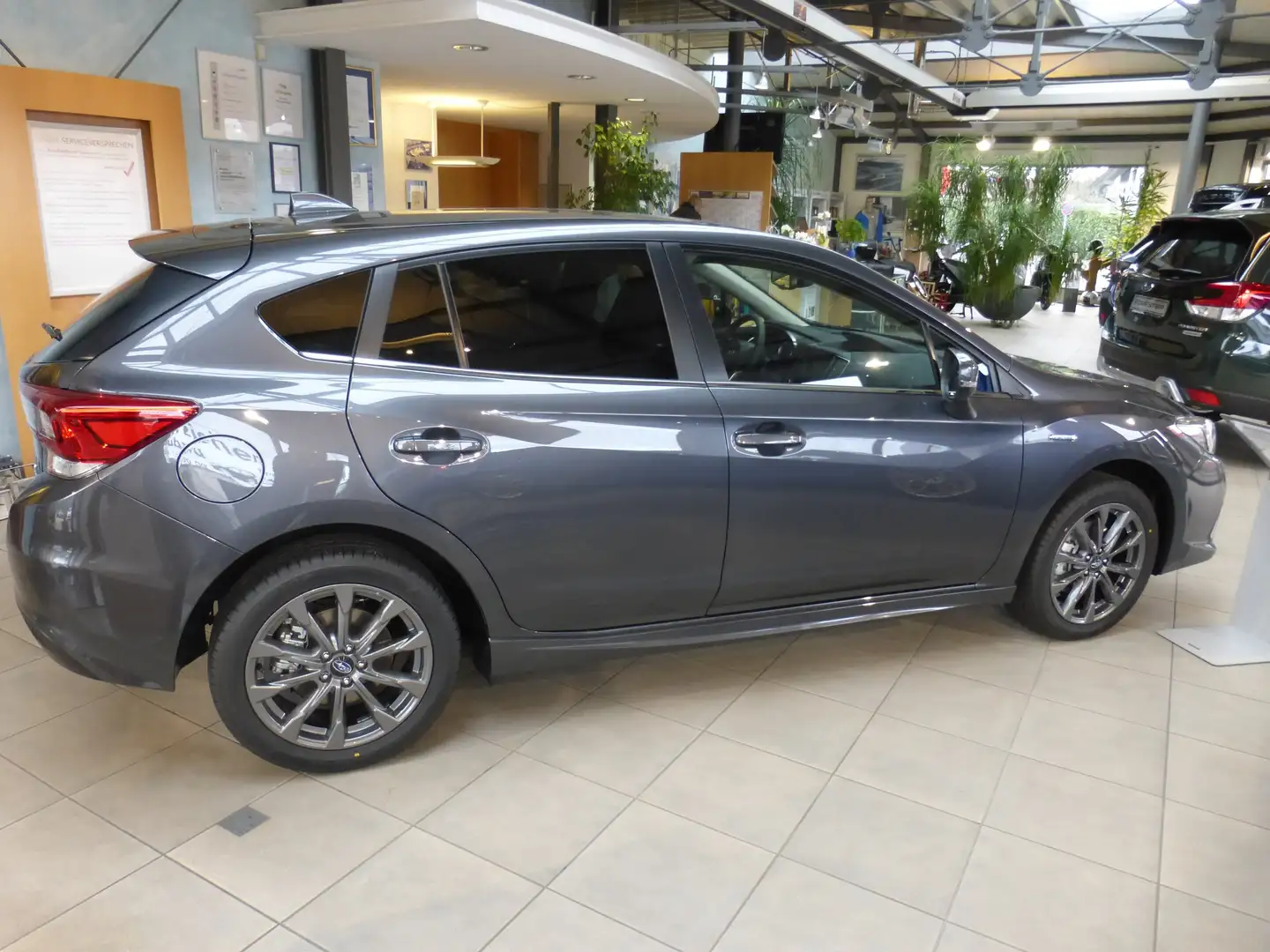 Subaru Impreza 2.0ie Platinum Lineartronic Grey - 2