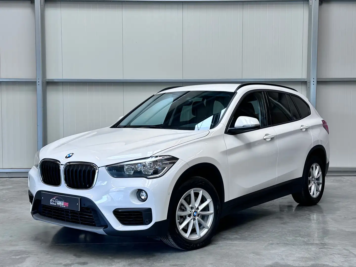 BMW X1 *GARANTIE 12 MOIS* 1.5iA sDrive18 Blanc - 1