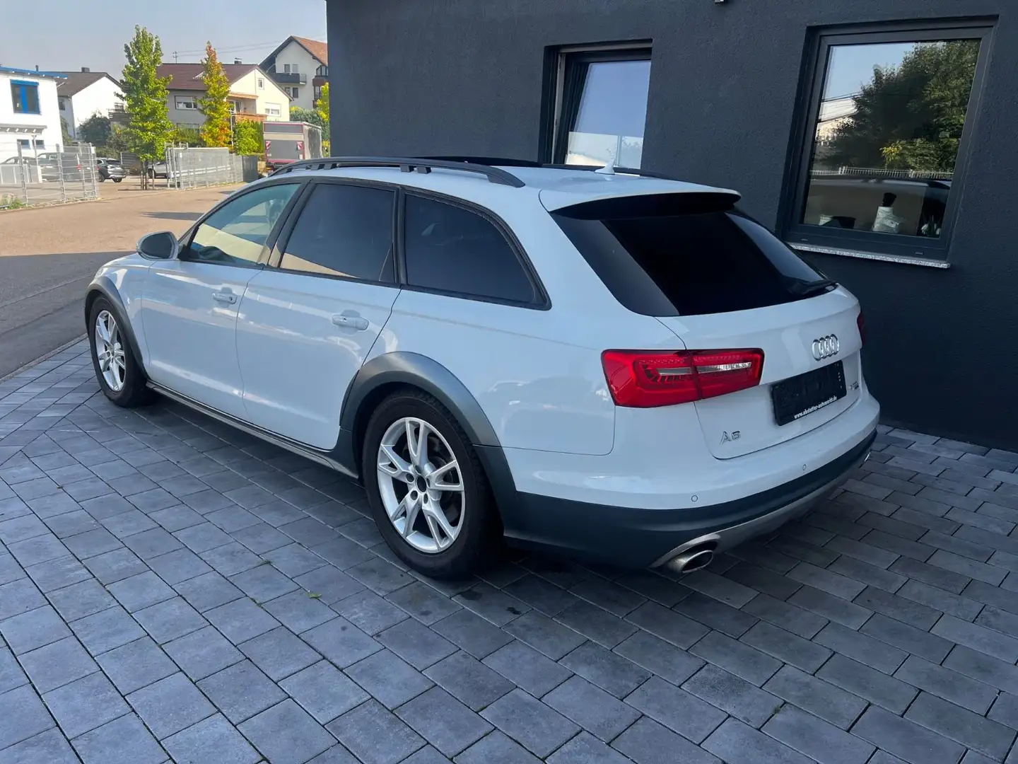 Audi A6 allroad 3.0TDI Quattro Automatik/AHk Белый - 2