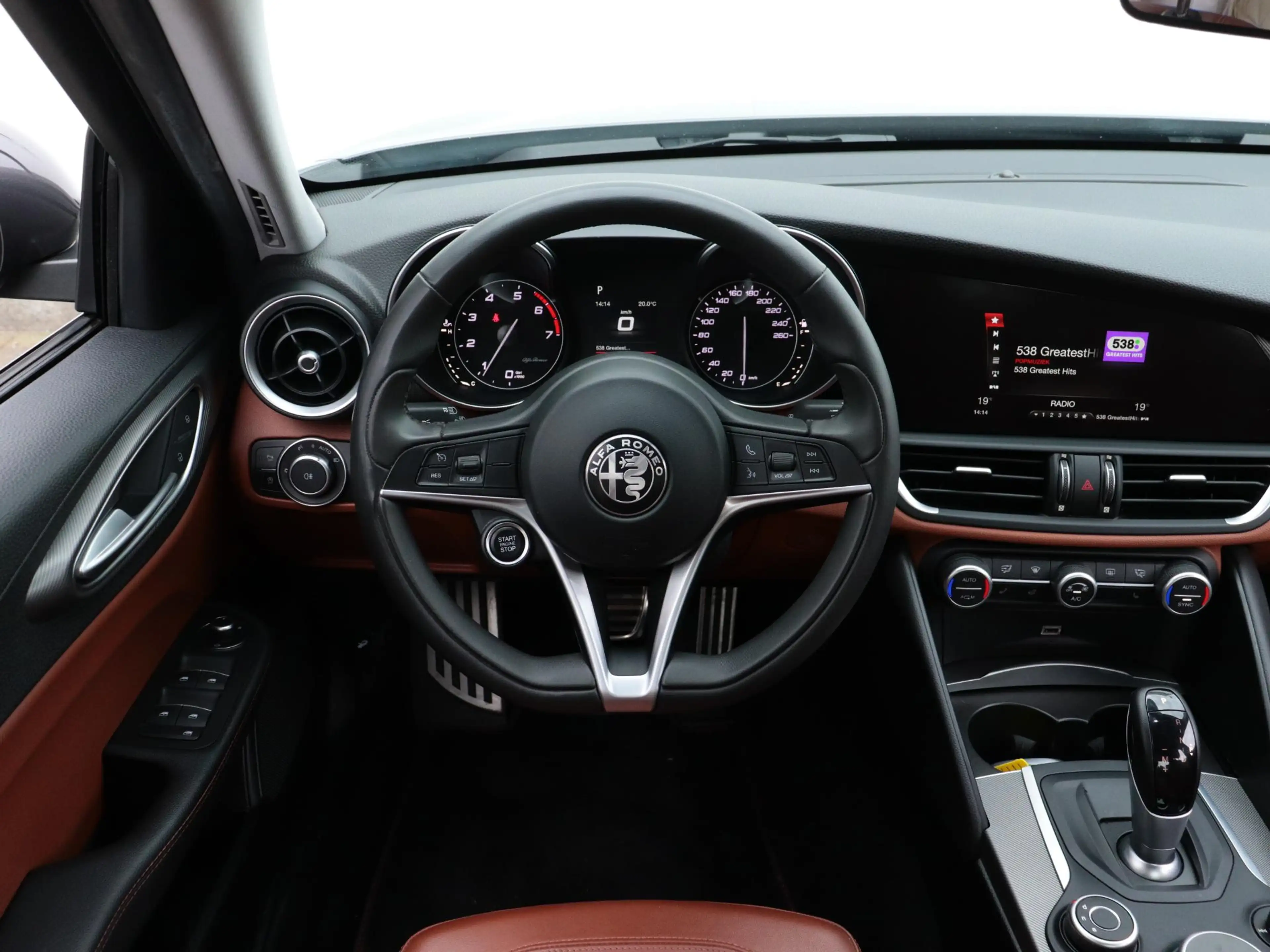 Alfa Romeo Giulia 2.0T Super | Bruin leder | Camera | Elektrische st — photo 6