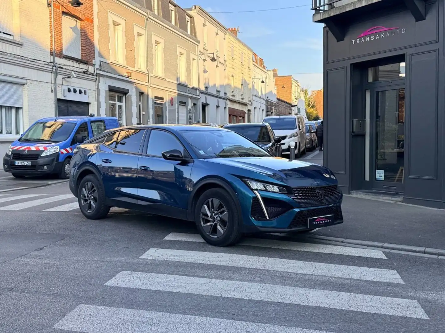 Peugeot 408 130 ch SS EAT8 Allure / CARPLAY / VIRTUAL COCKPIT / CAMÉRA DE RECUL Blau - 1