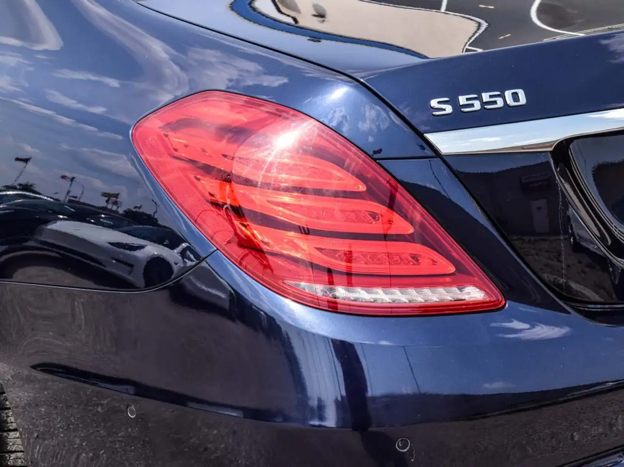 Mercedes-Benz S-Class снимка Mercedes-Benz S-Class
