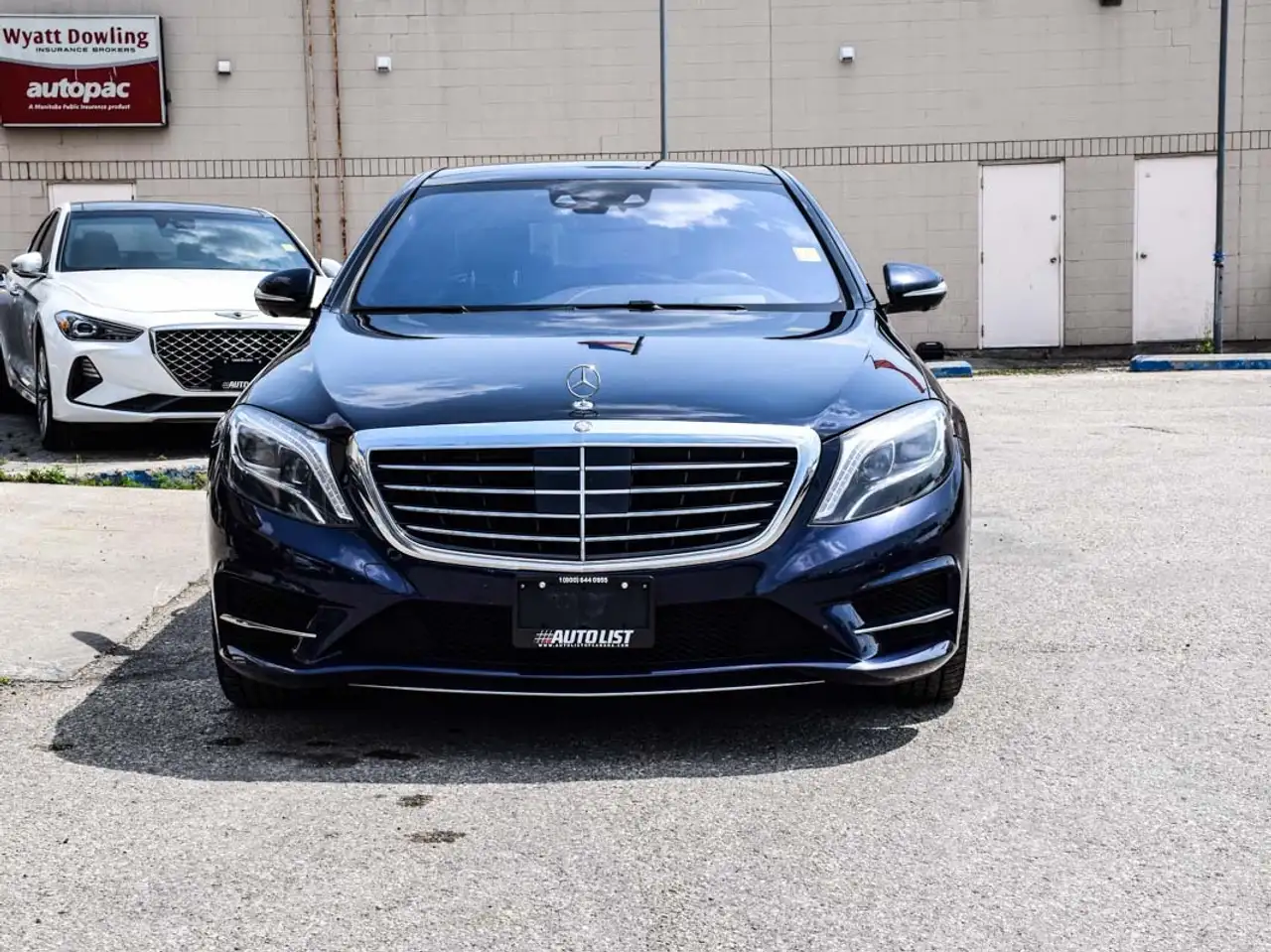 Mercedes-Benz S-Class снимка Mercedes-Benz S-Class
