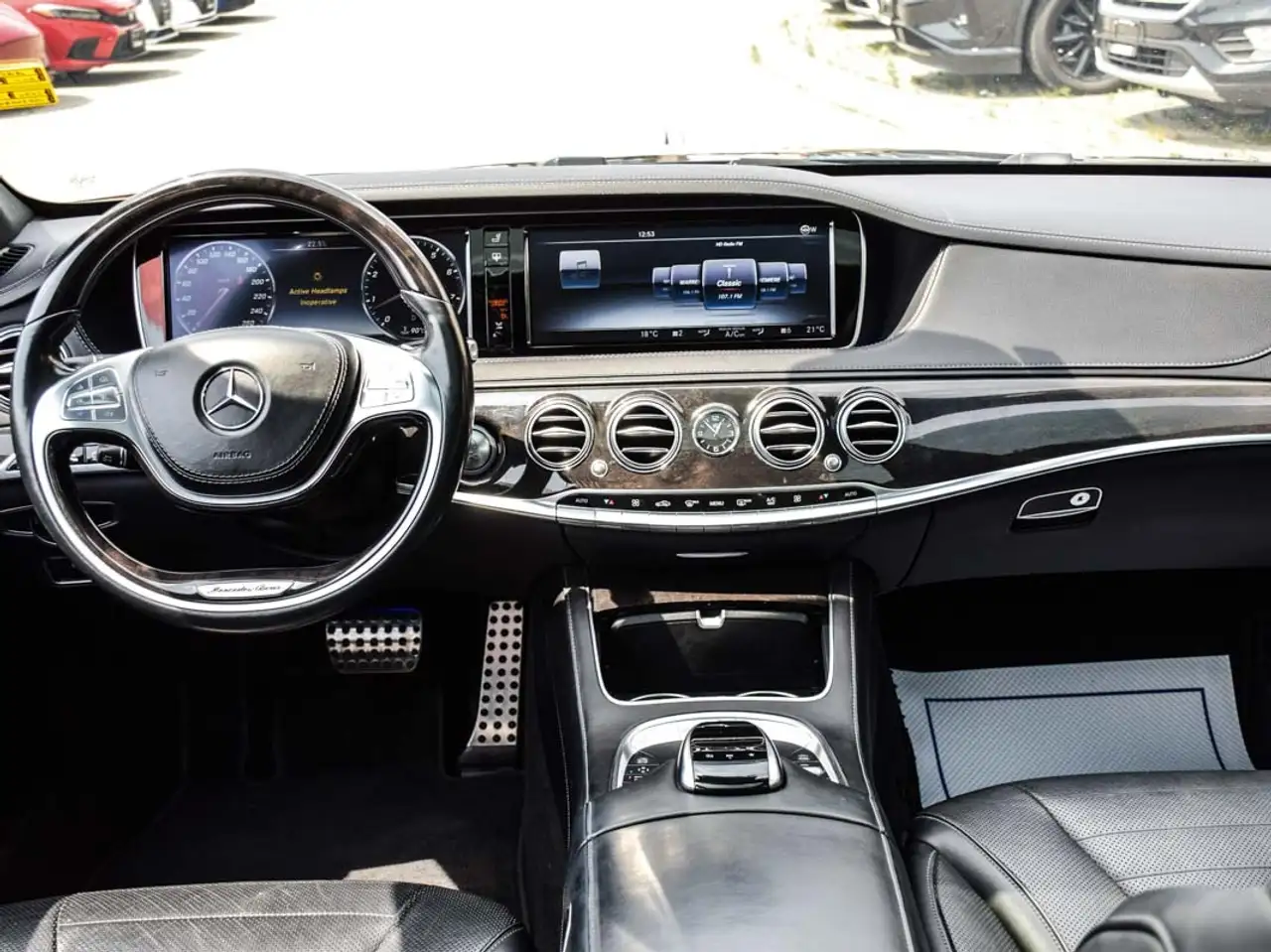 Mercedes-Benz S-Class снимка Mercedes-Benz S-Class