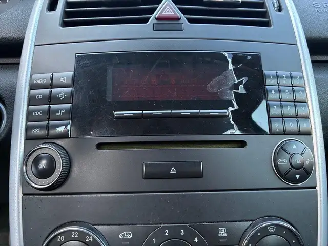 Mercedes-Benz A view 9