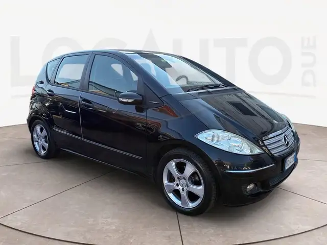 Mercedes-Benz A view 2