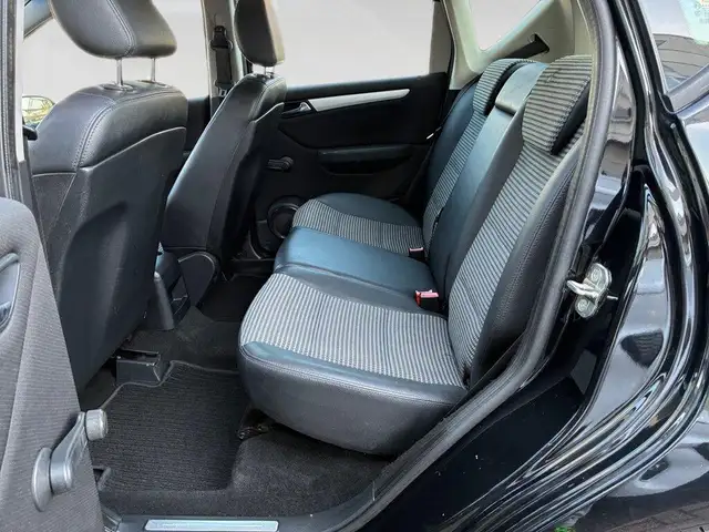 Mercedes-Benz A view 7