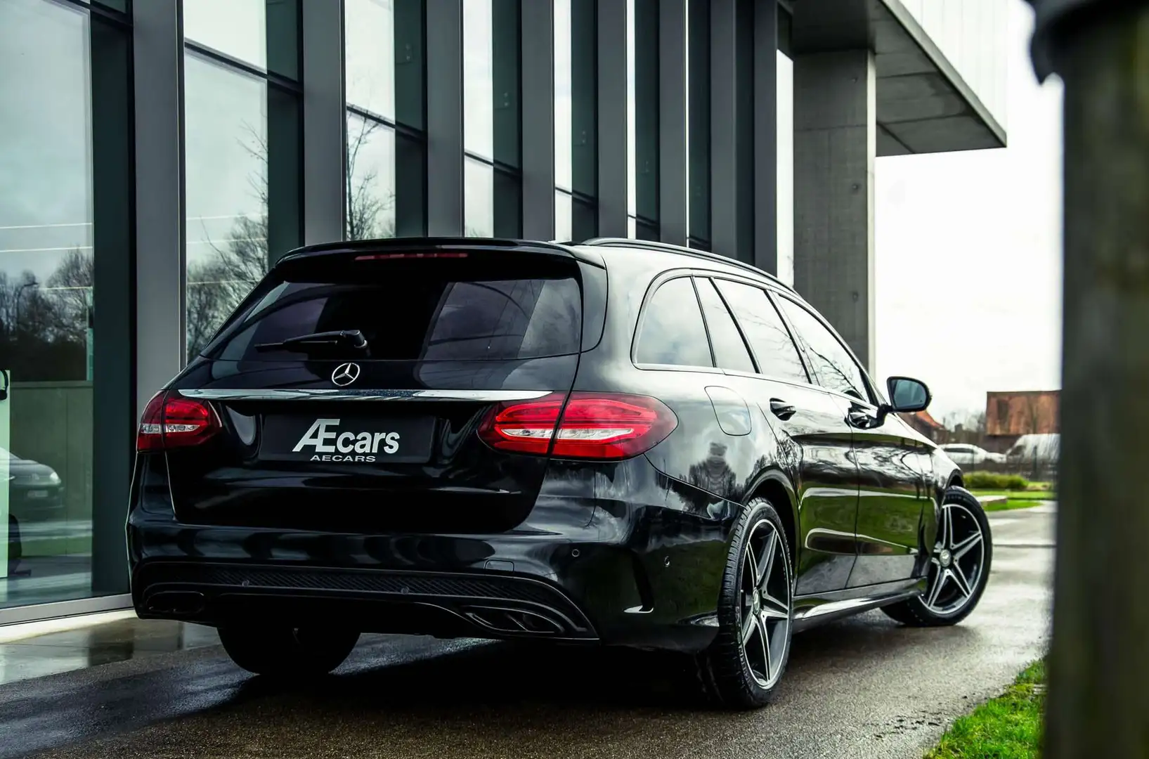 Mercedes-Benz C 450 AMG 4-Matic *** PANO / BELGIAN / FULL HISTORY *** Noir - 2
