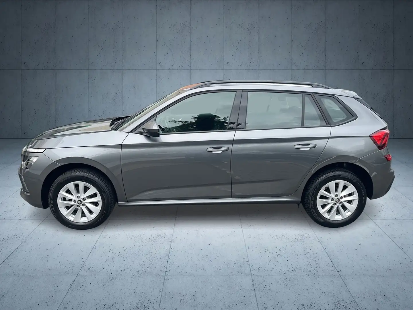 Skoda Kamiq 1.5 TSI DSG Selection LED Navi Apple Carplay Si... Gris - 2