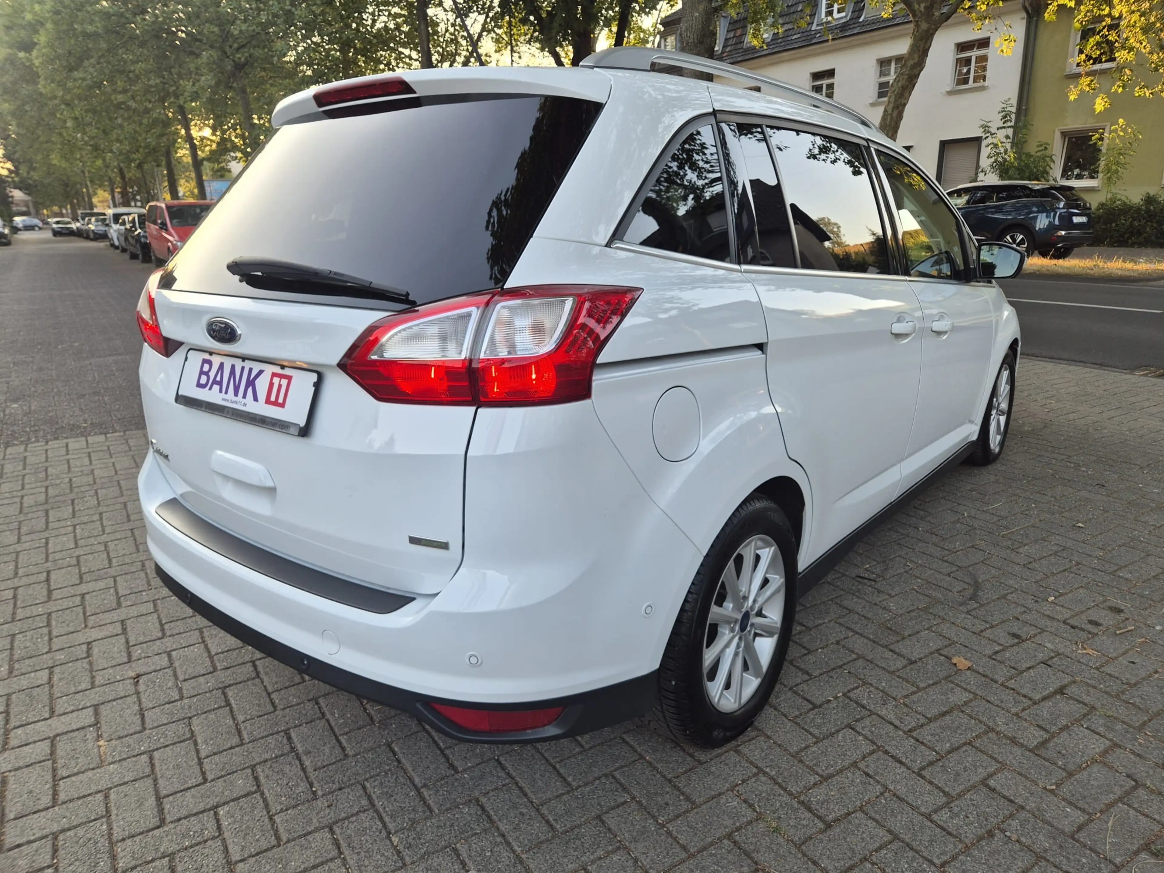 Ford Grand C-Max Titanium — photo 6