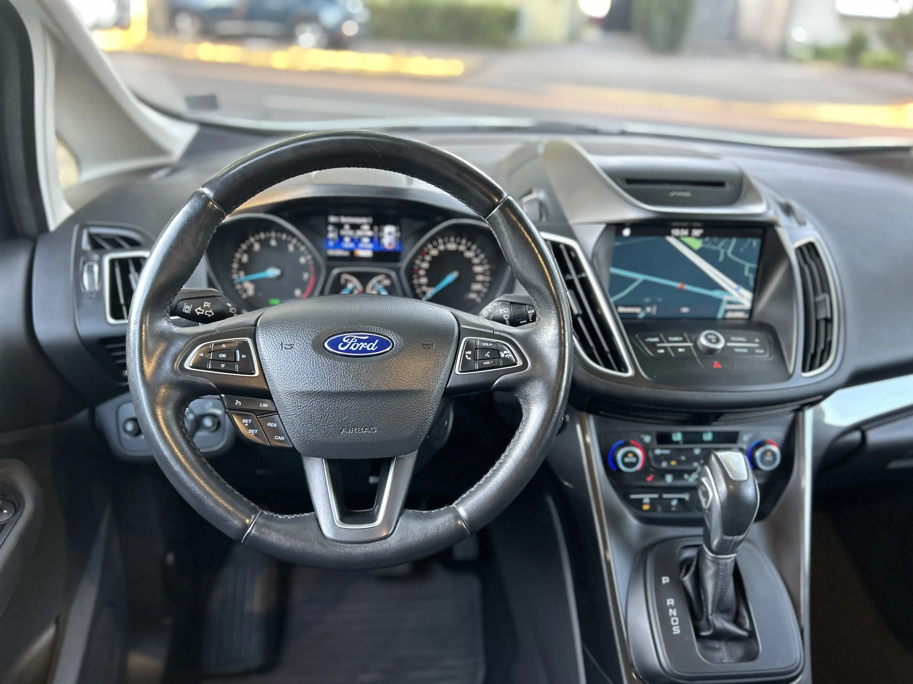 Ford Grand C-Max Titanium — photo 11
