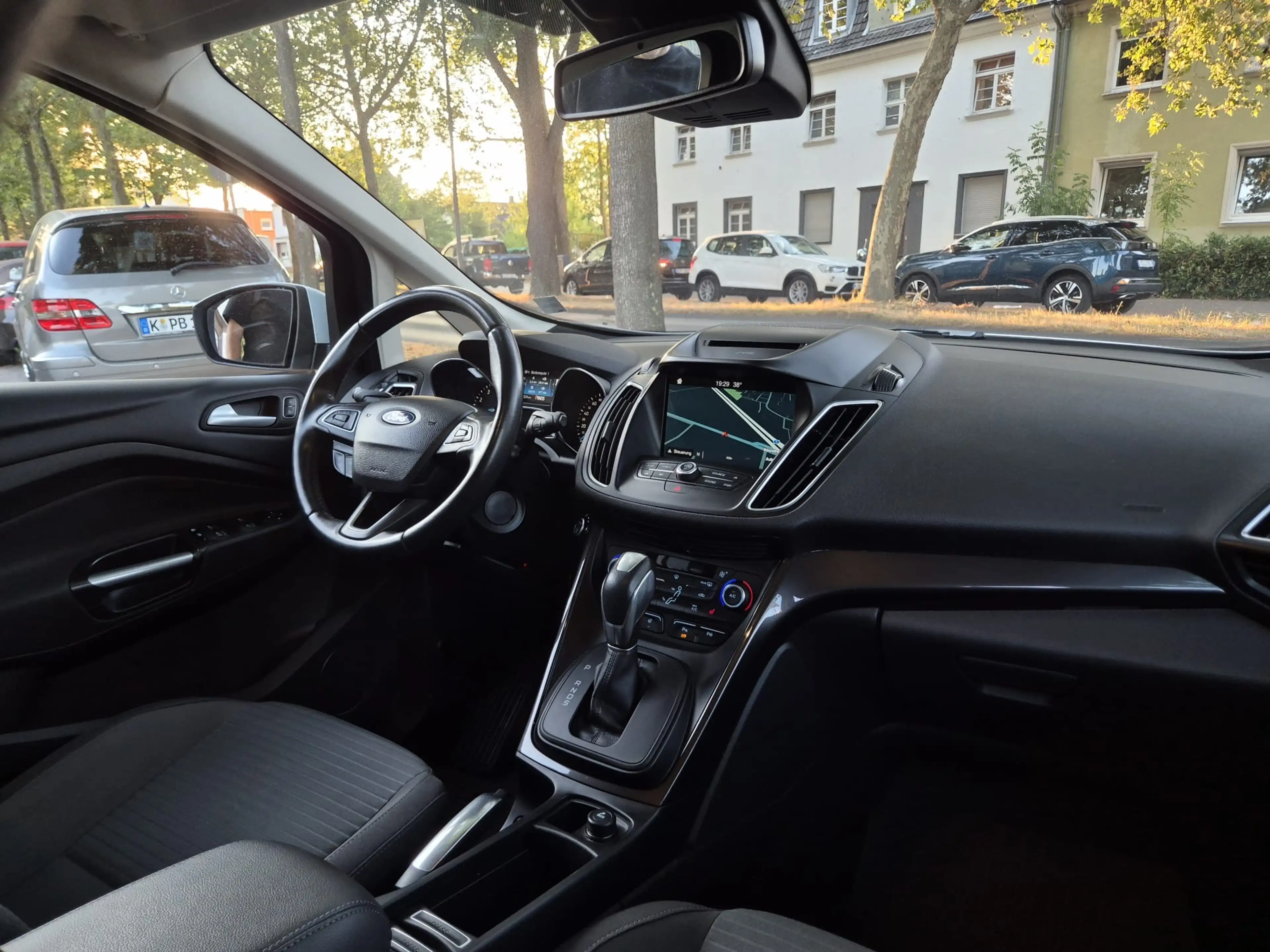Ford Grand C-Max Titanium — photo 12