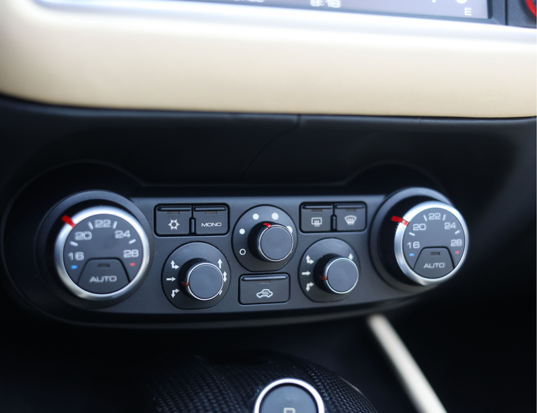 Ferrari California 3.9 T HELE | Camera - Dealer odh. — photo 42