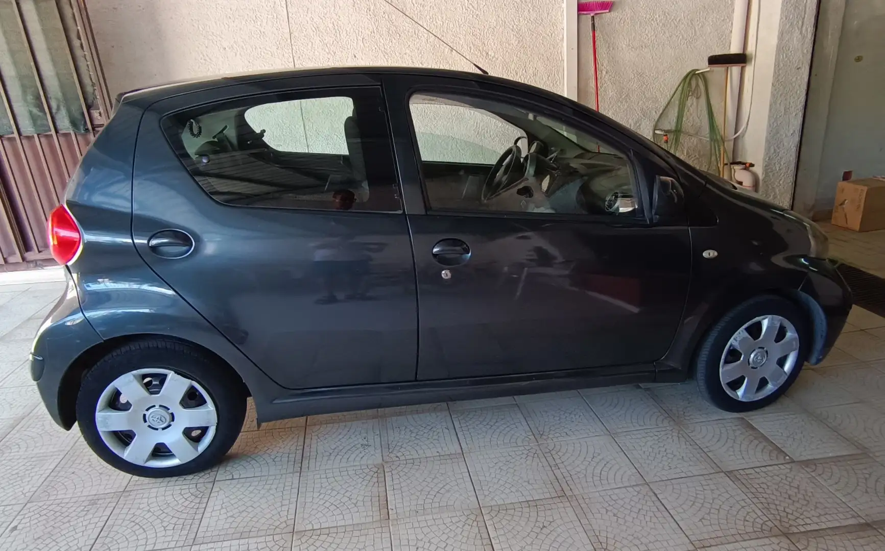 Toyota Aygo 5p 1.0 Sol m-mt - 2