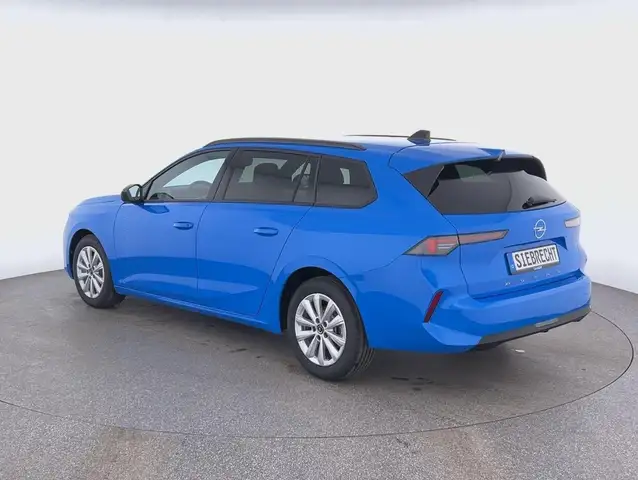 Opel Astra view 5