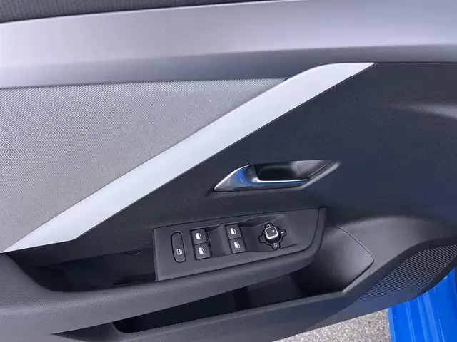 Opel Astra view 11